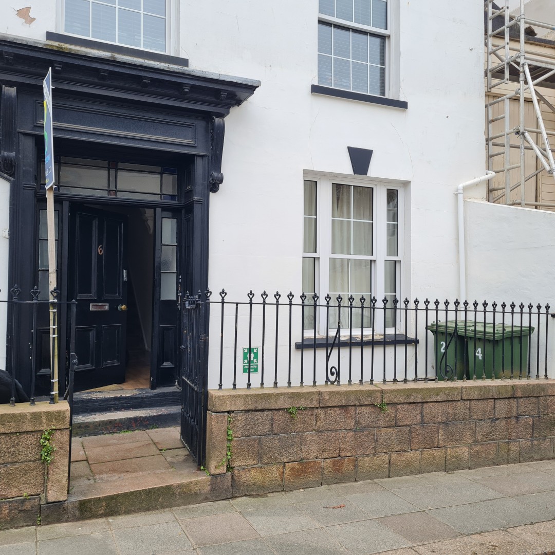 1 bedroom Flat For Sale