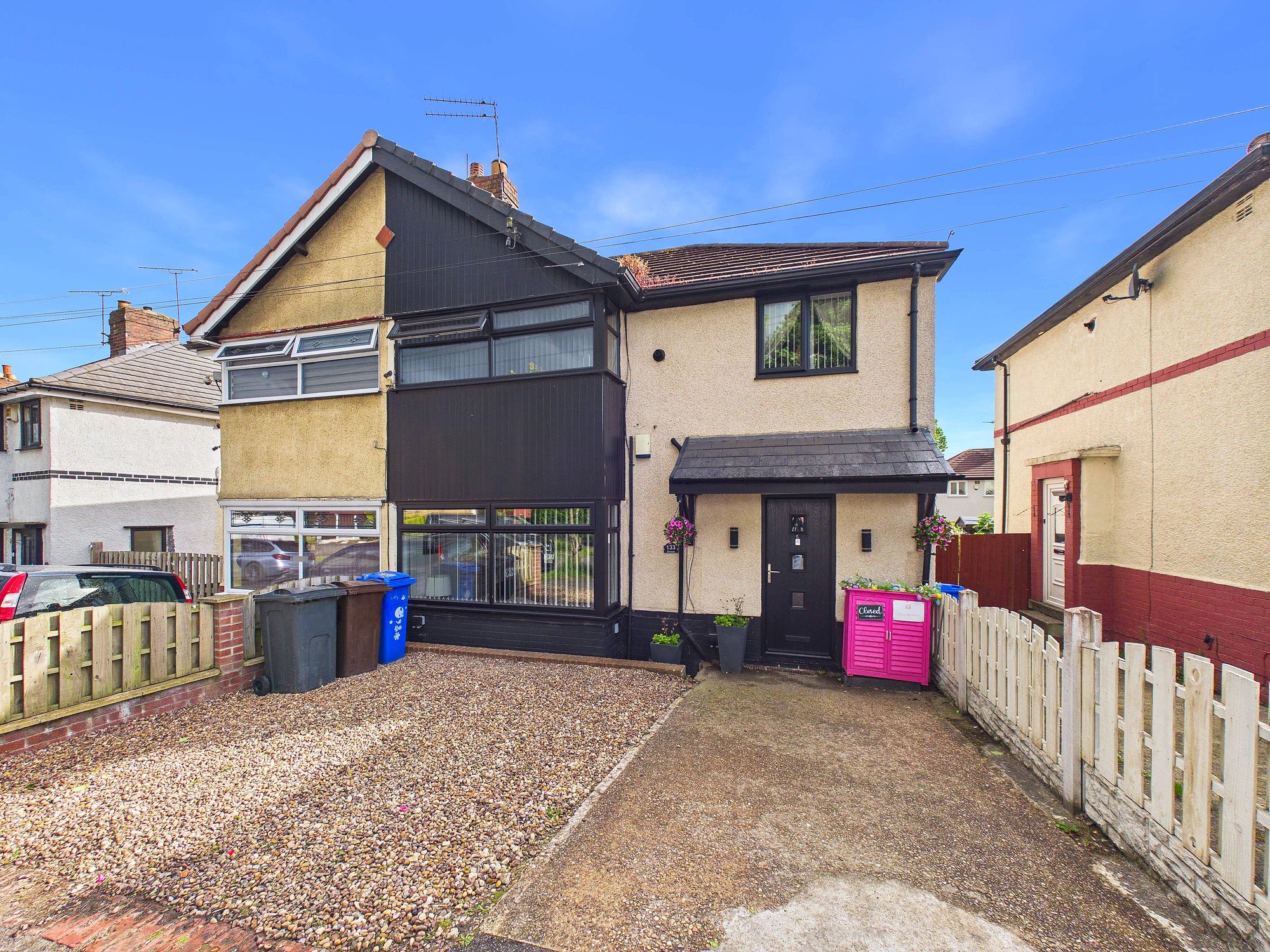 4 bedroom Semi-detached house For Sale