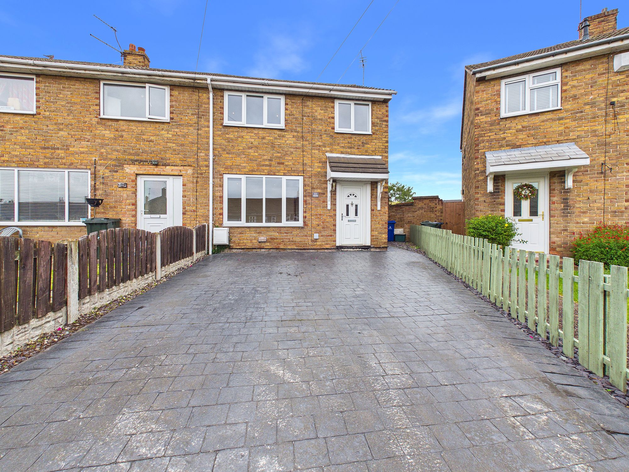 3 bedroom End of terrace house For Sale