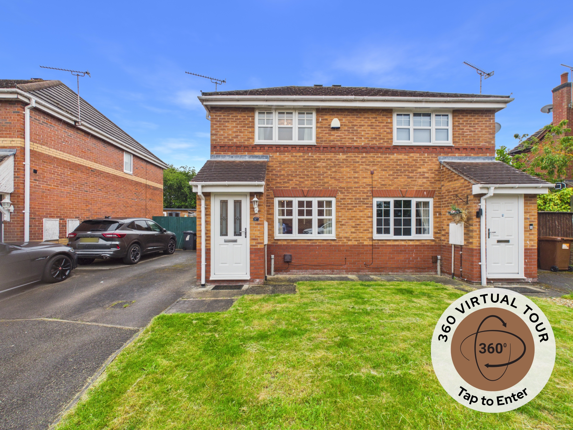 2 bedroom Semi-detached house Under Offer