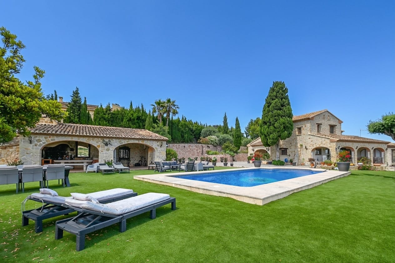 6 bedroom Finca For Sale
