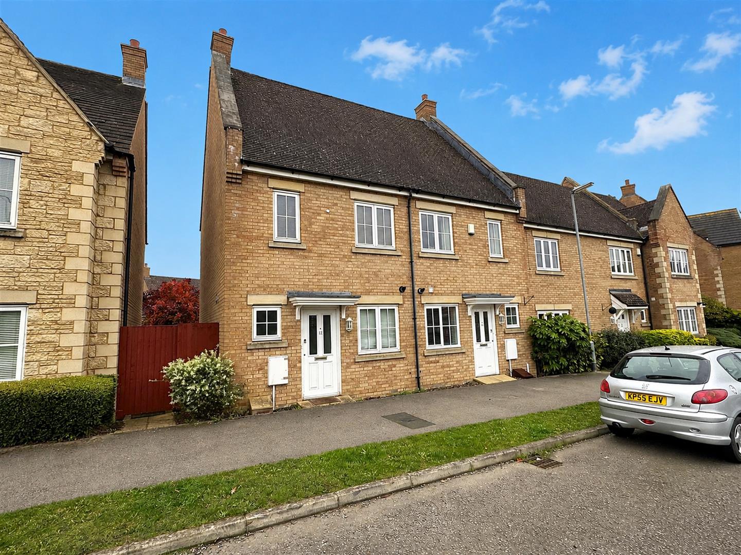 2 bedroom Semi-detached house For Sale