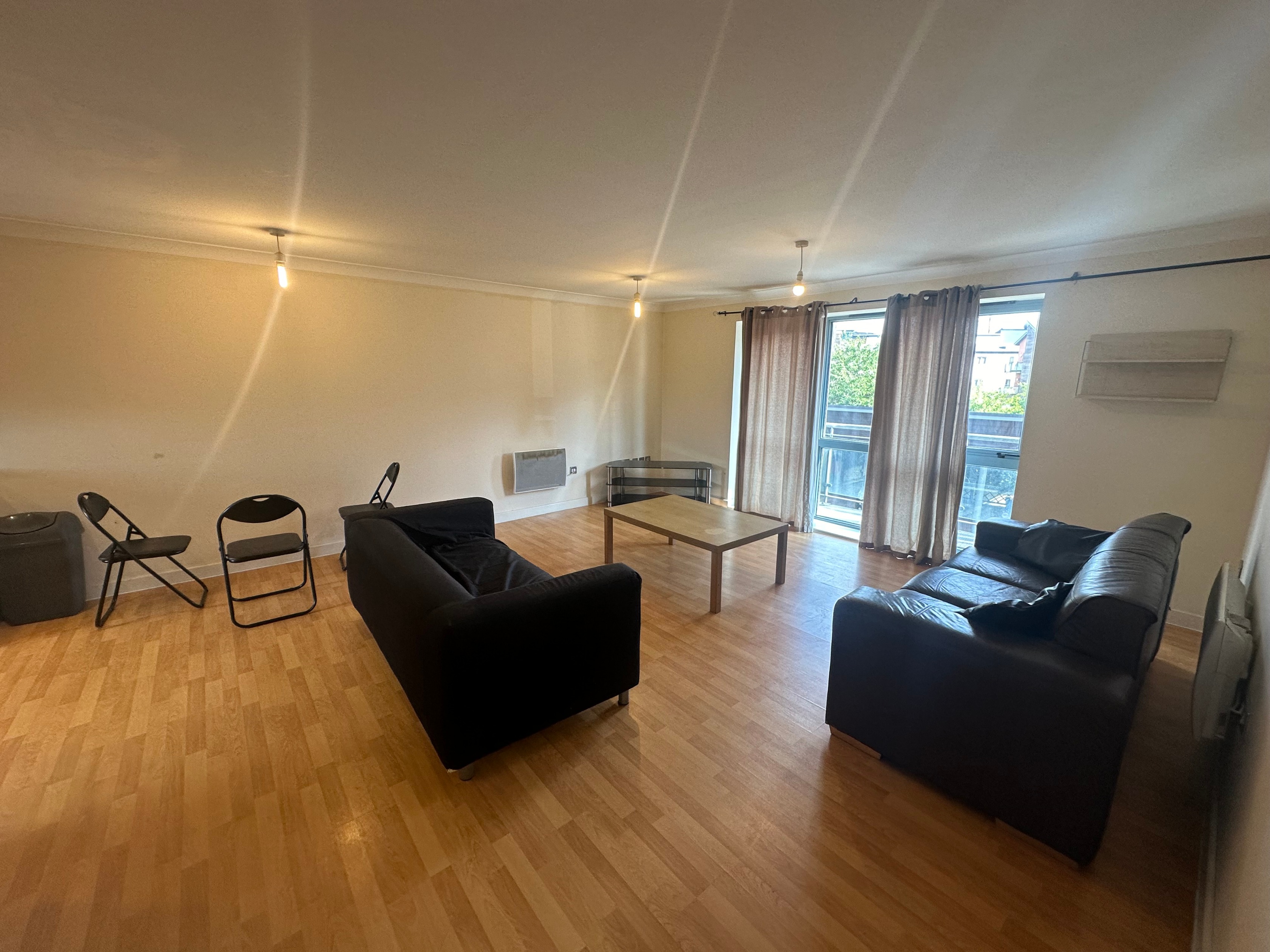 2 bedroom Flat To Let