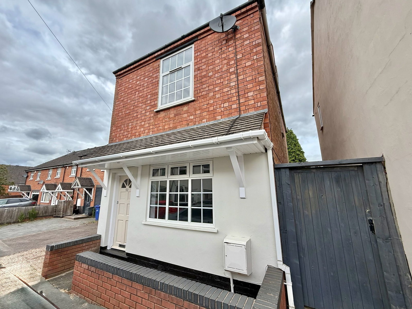 2 bedroom Detached house For Sale