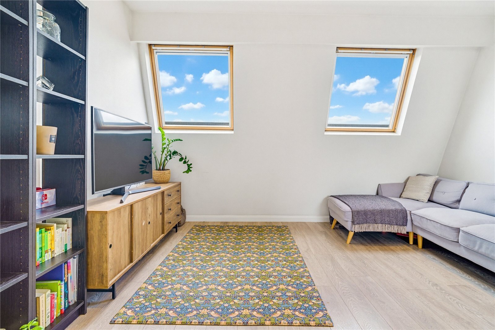 1 bedroom Flat For Sale
