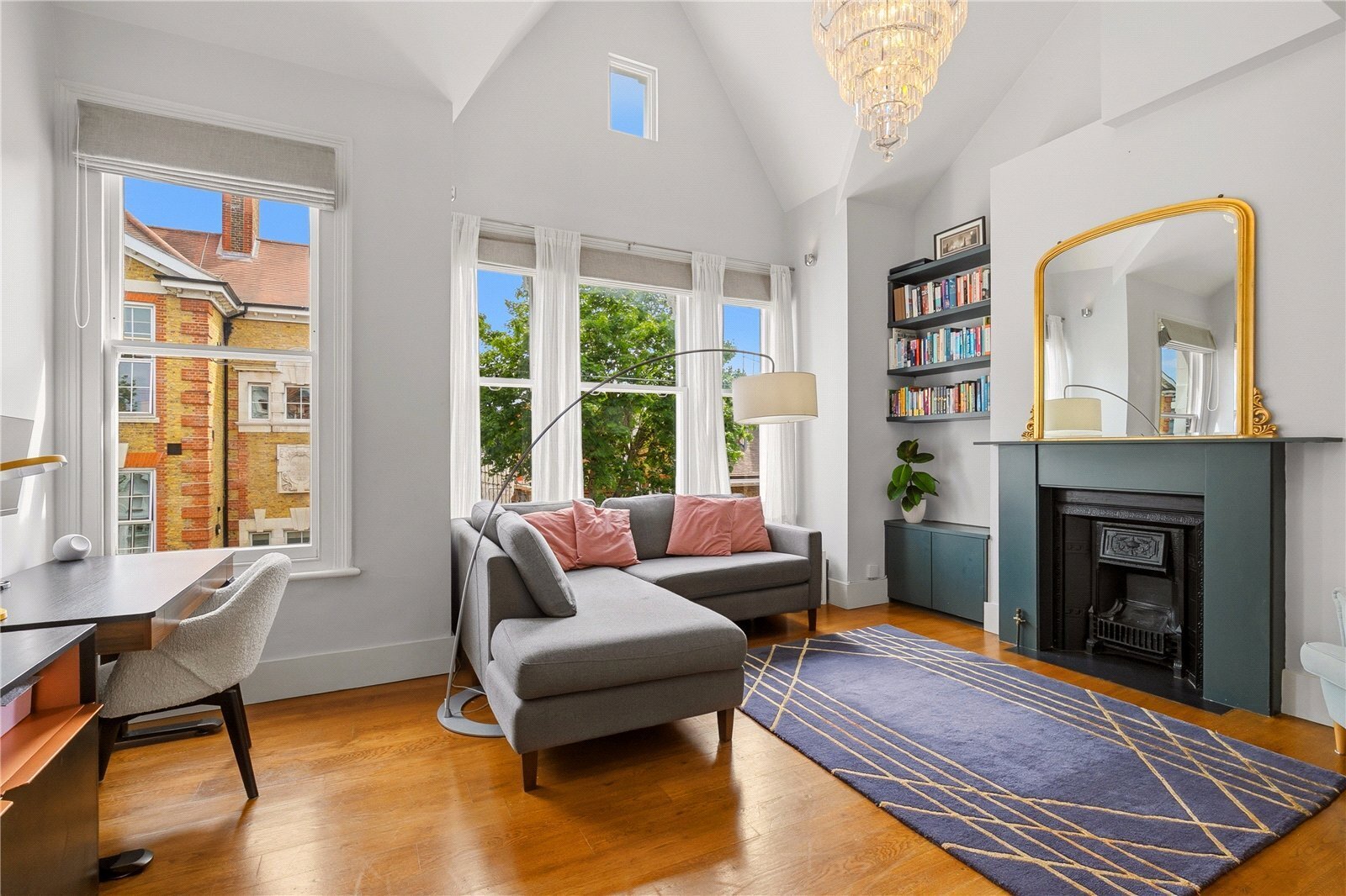 3 bedroom Flat For Sale