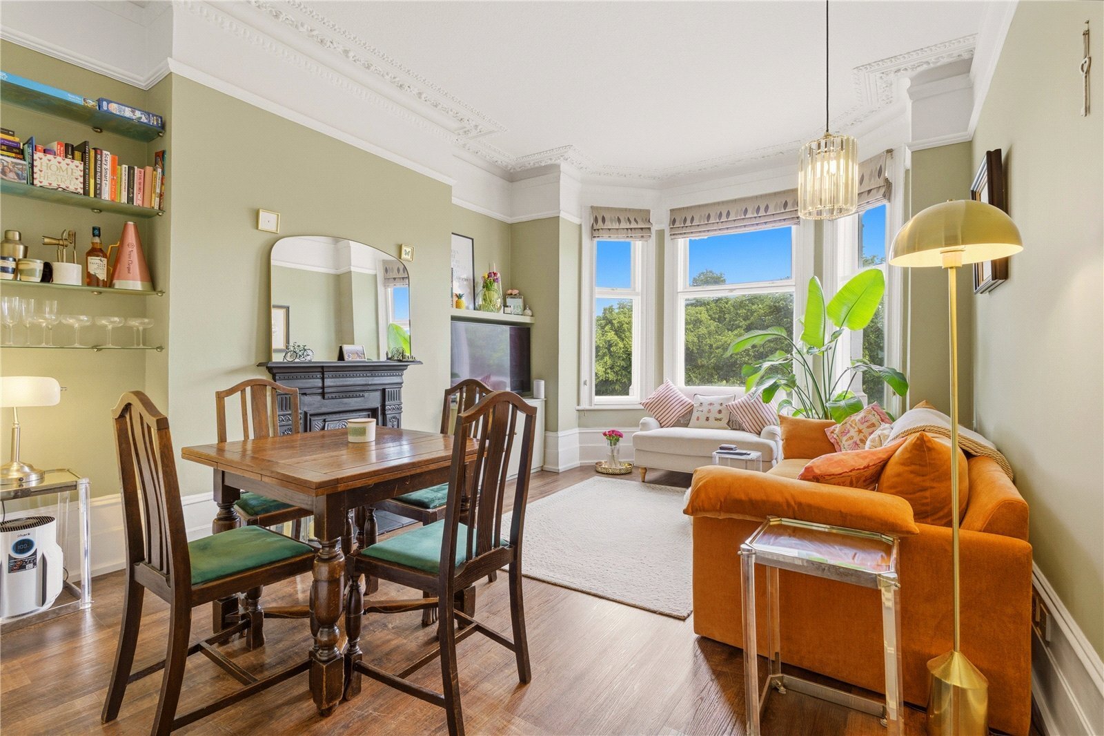 2 bedroom Flat For Sale