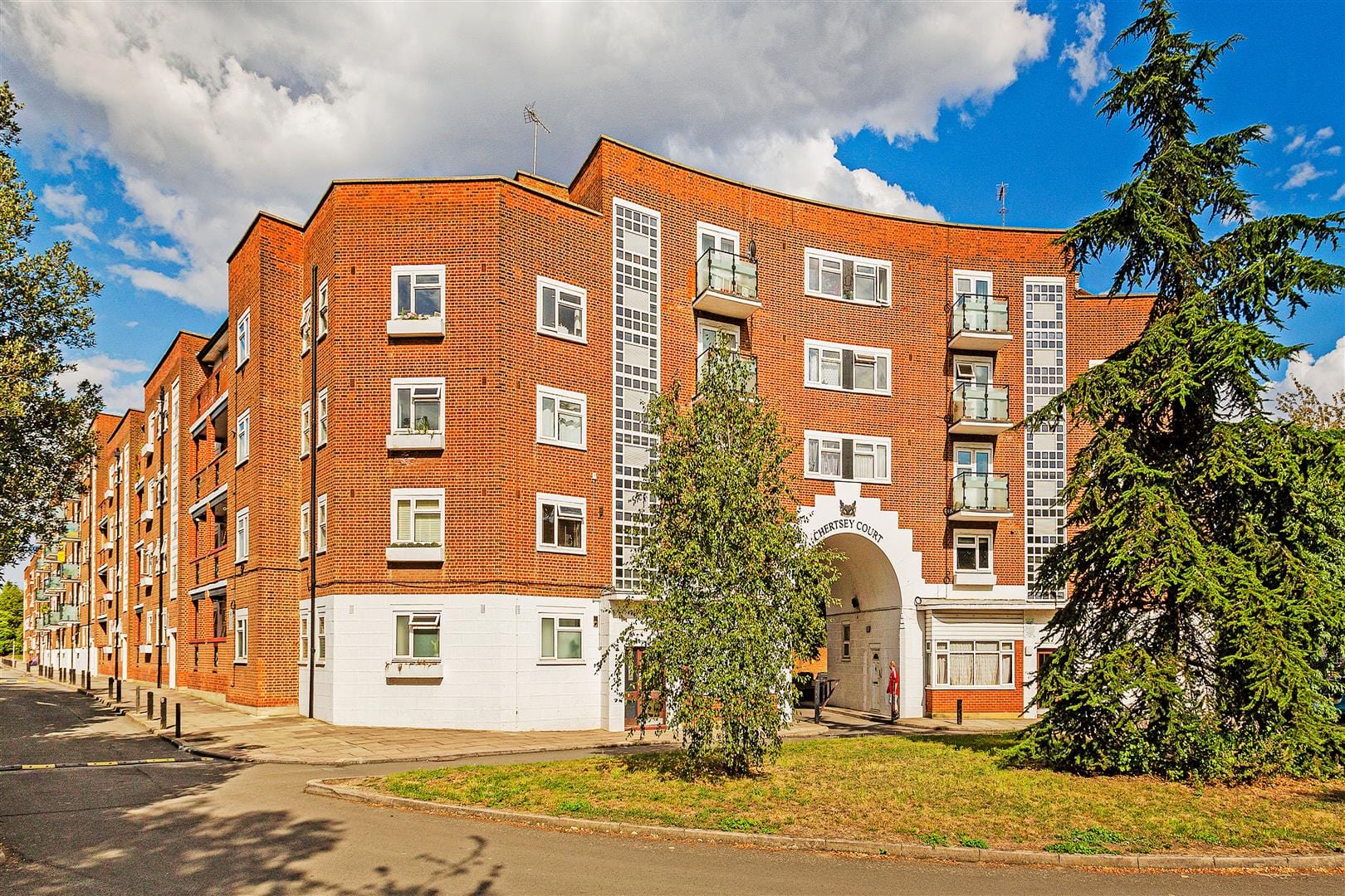 2 bedroom Flat To Let