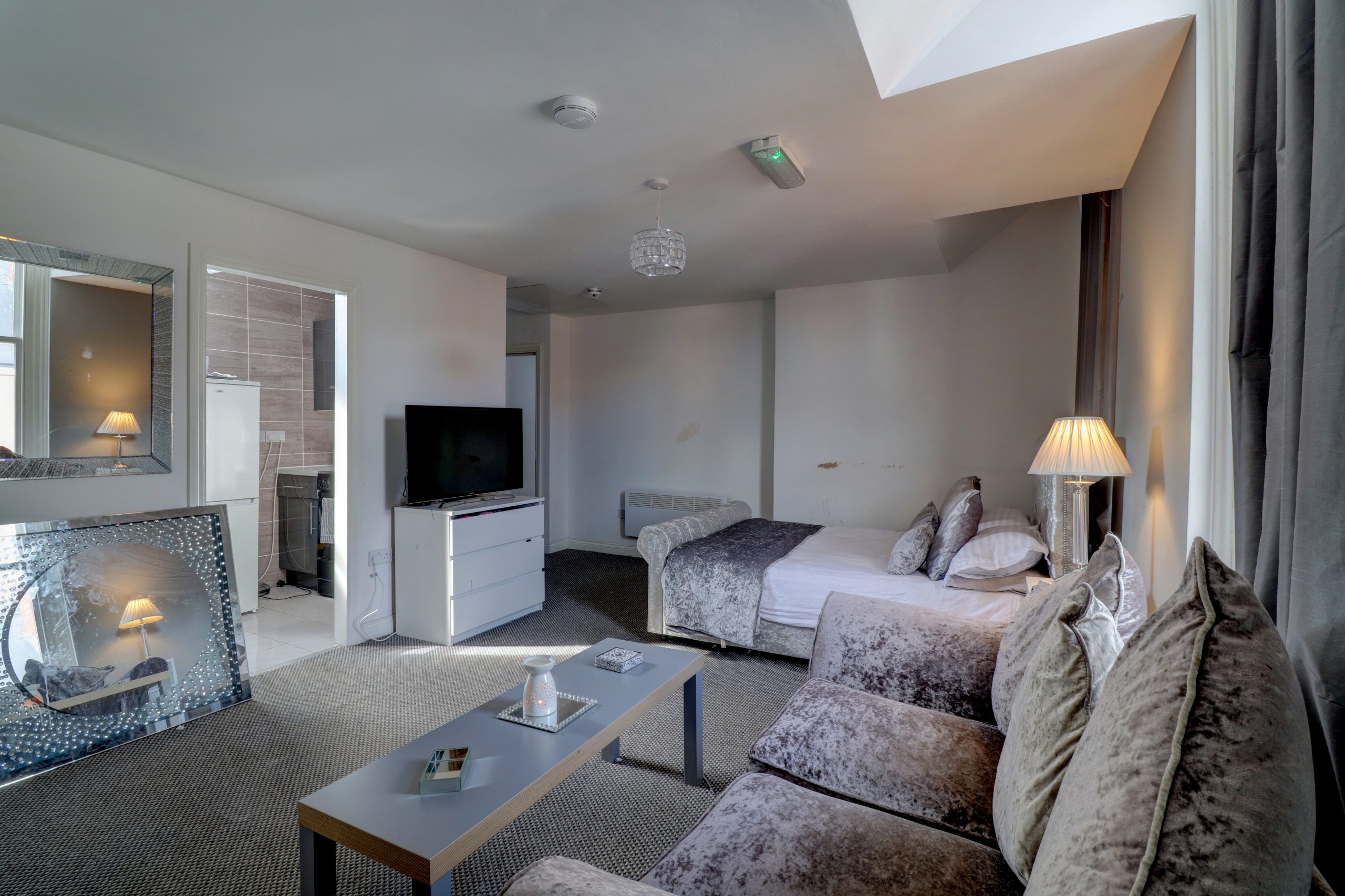 1 bedroom Apartment To Let