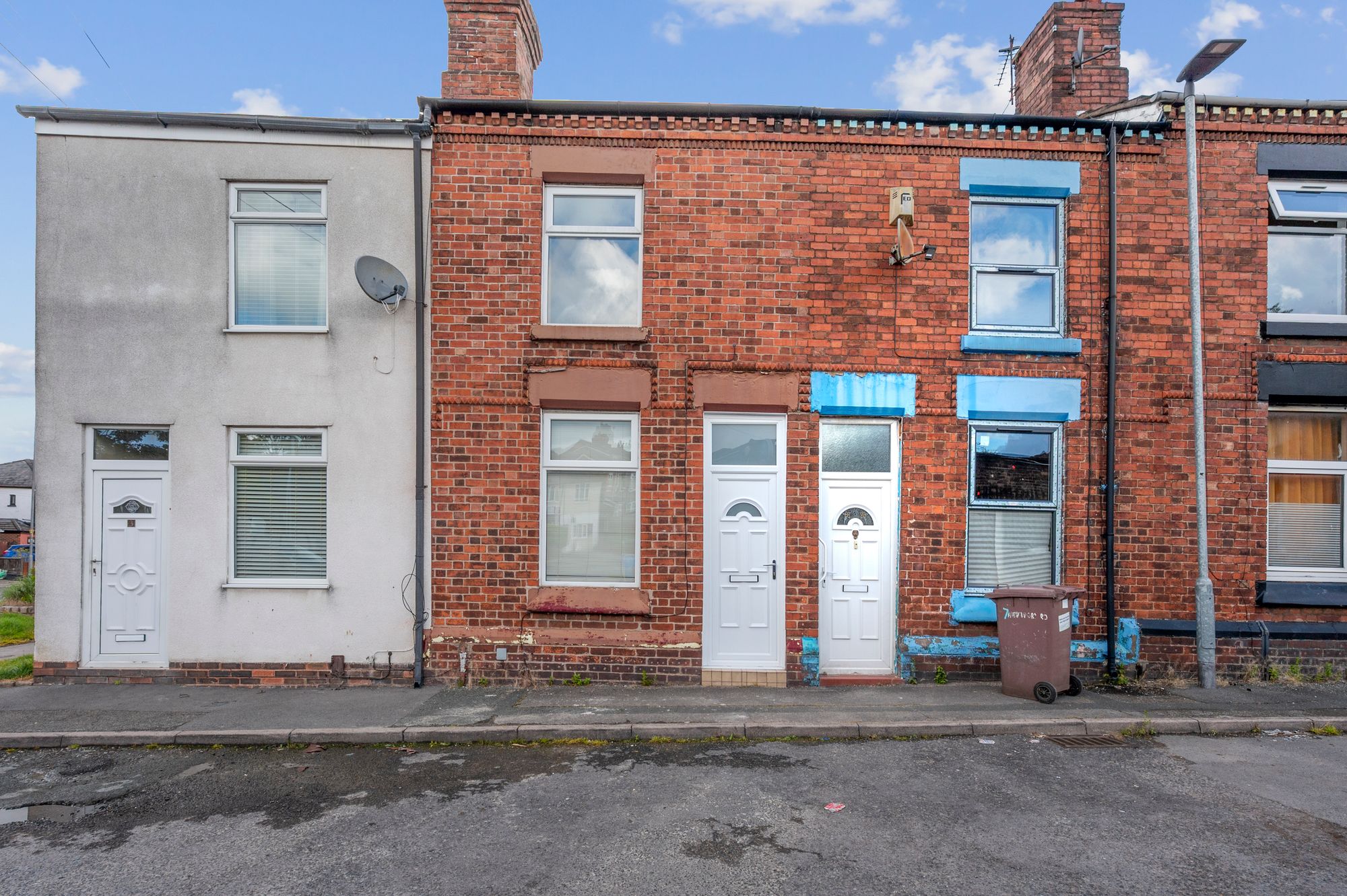 2 bedroom House (unspecified) For Sale