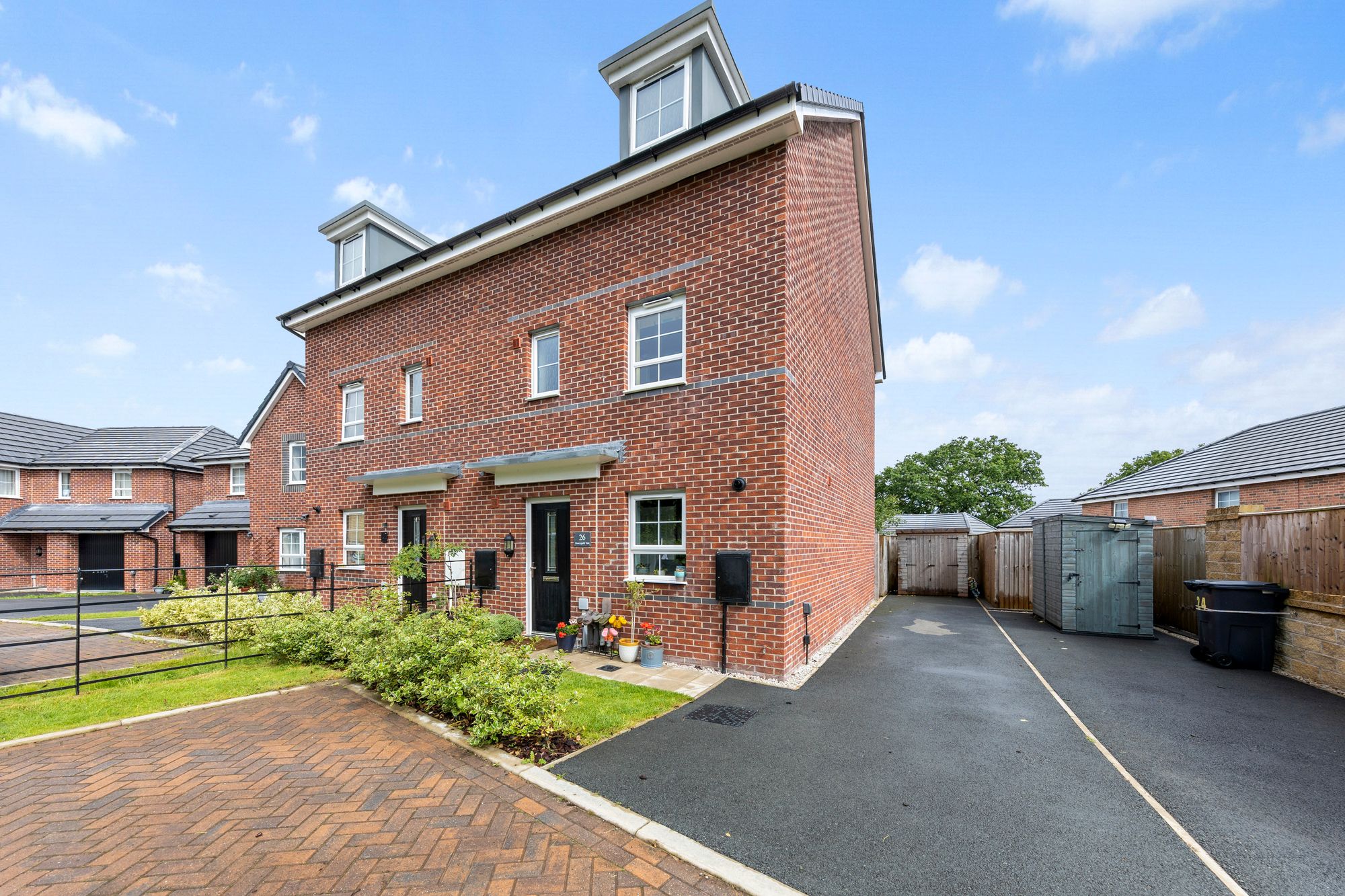 4 bedroom Town house For Sale
