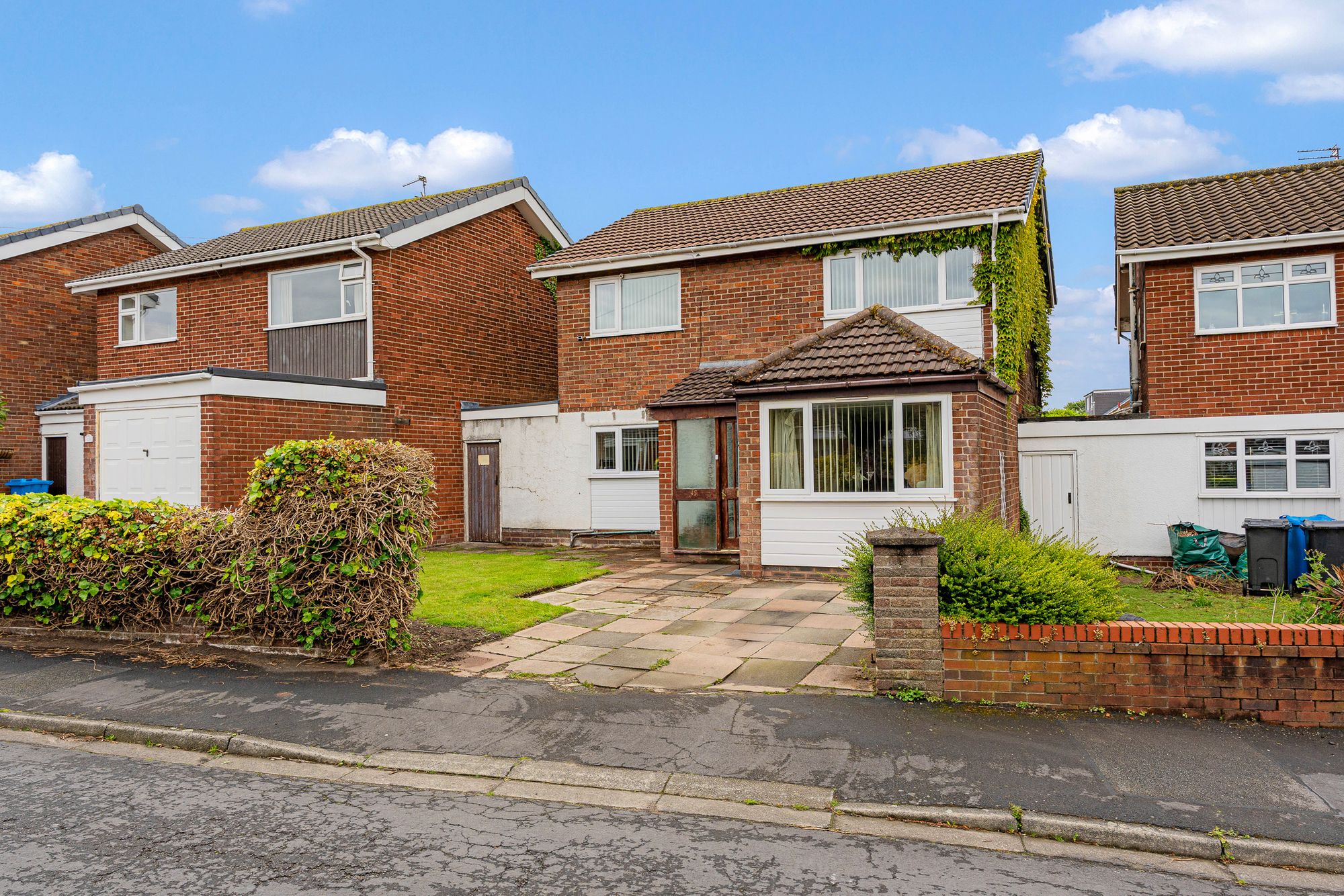 4 bedroom Link detached house Under Offer
