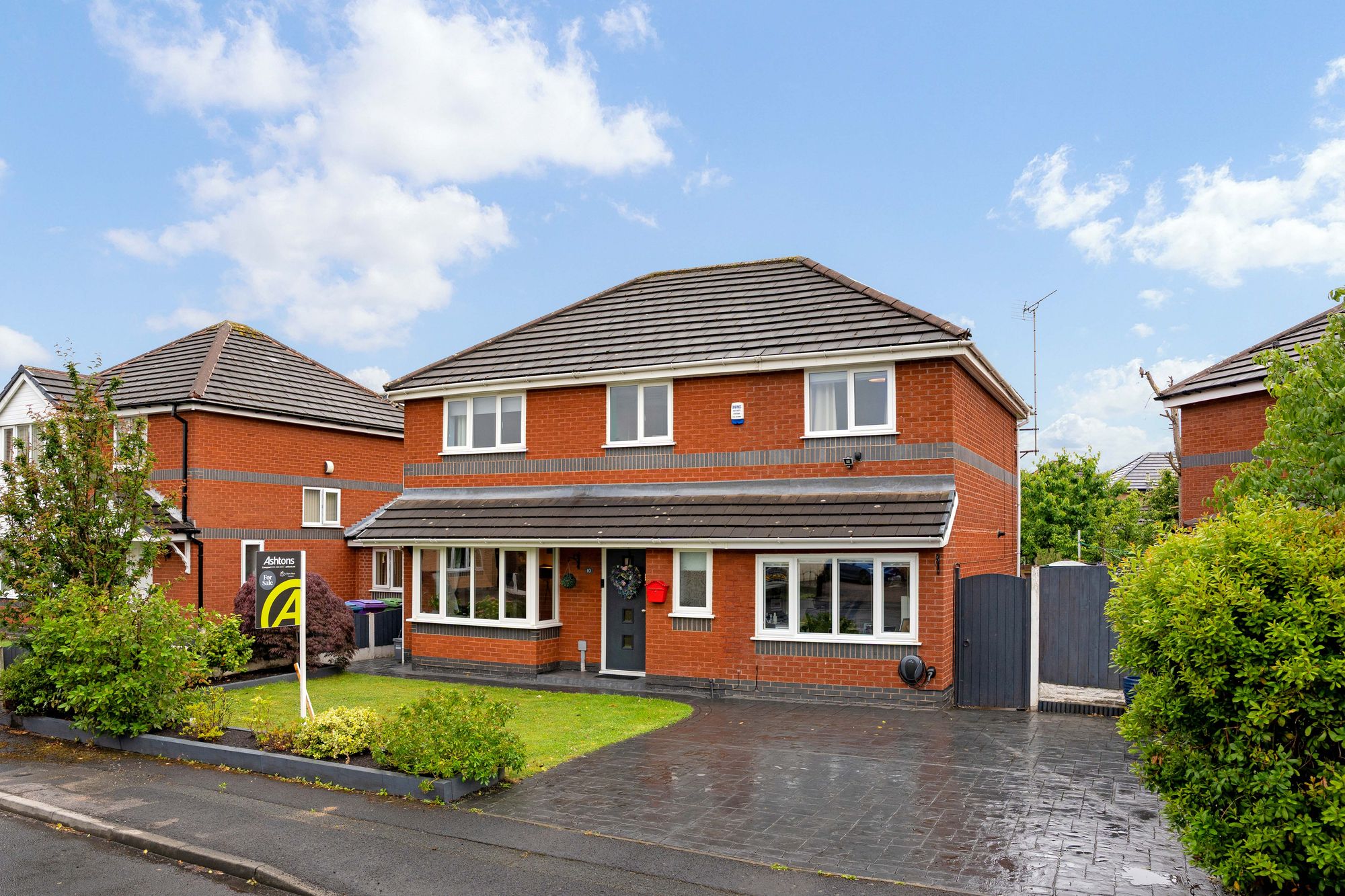 4 bedroom Detached house Under Offer