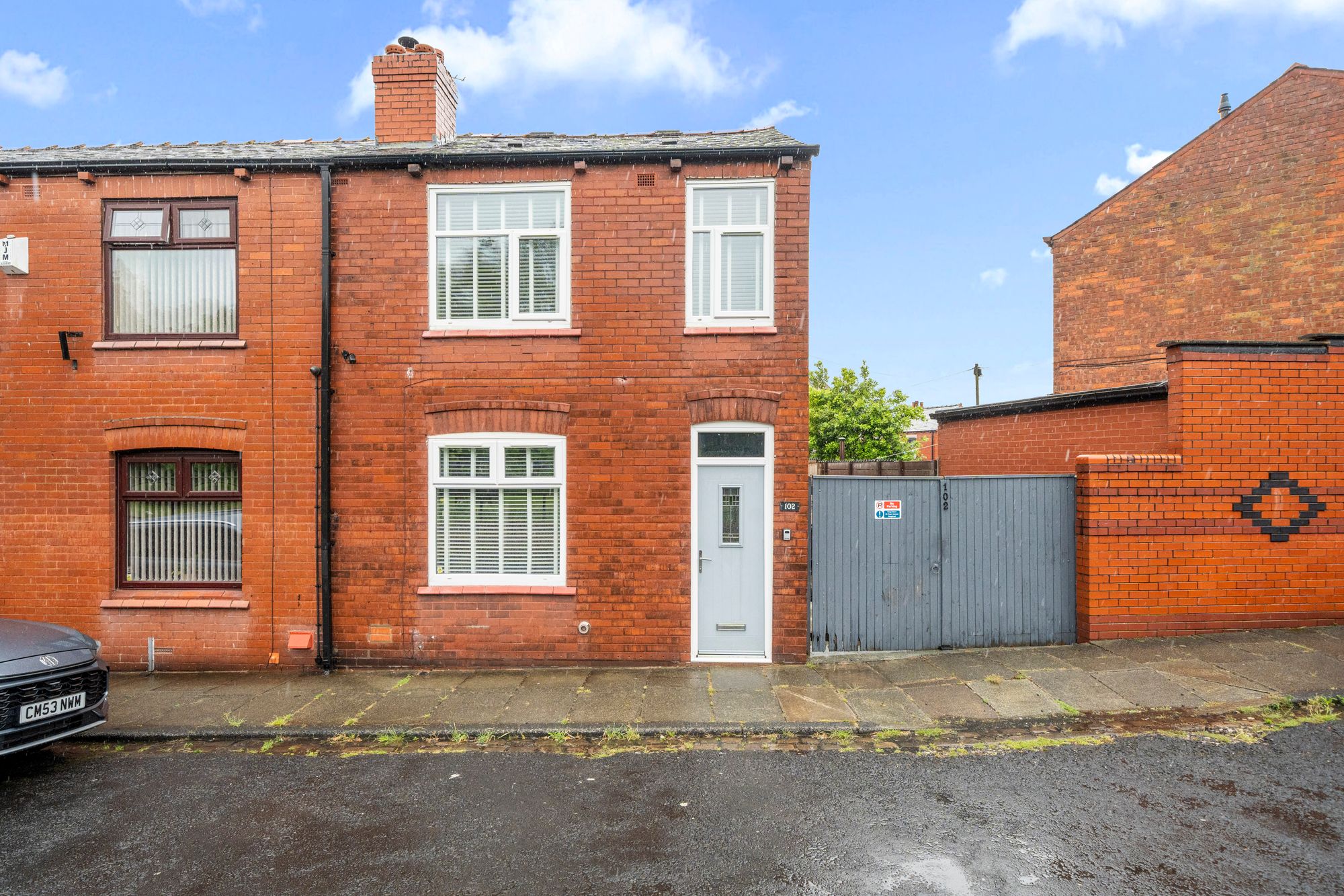 3 bedroom End of terrace house Under Offer