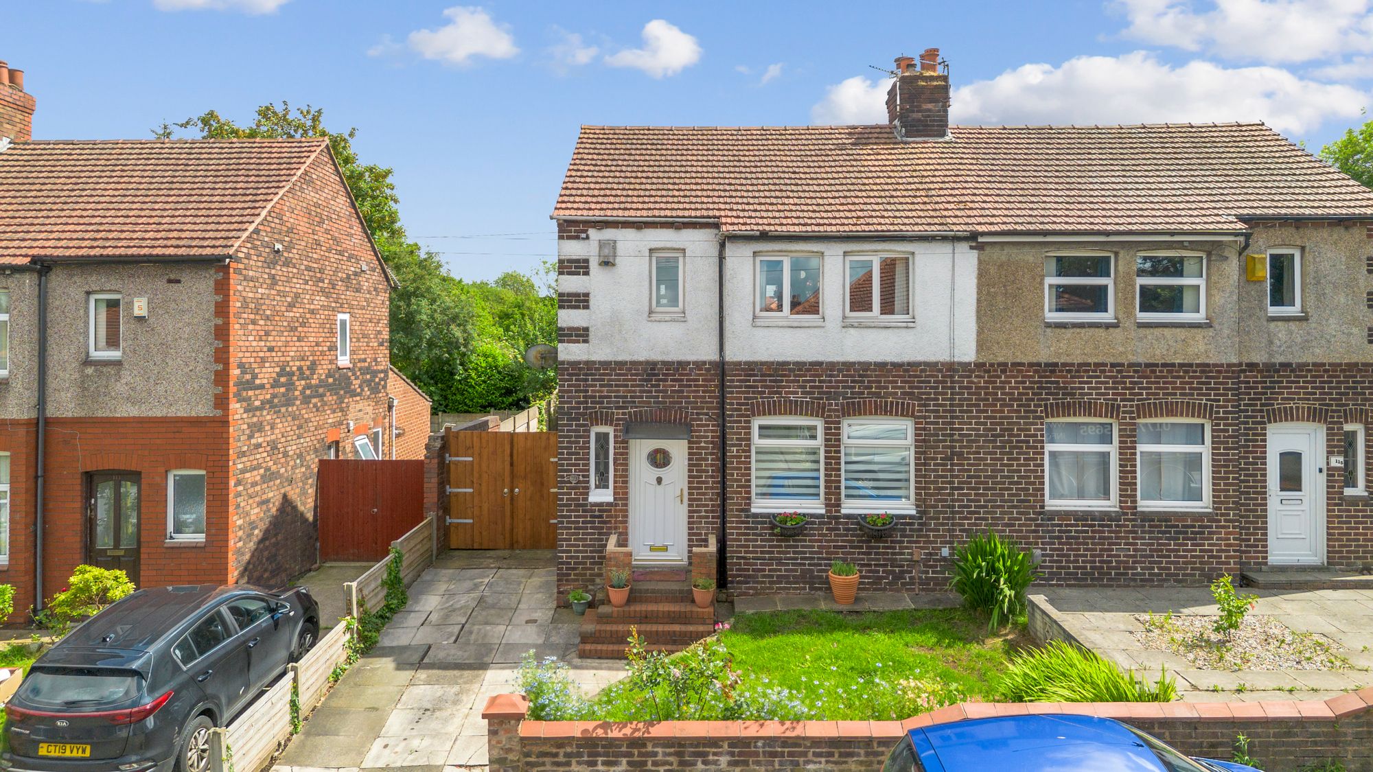 3 bedroom Semi-detached house For Sale