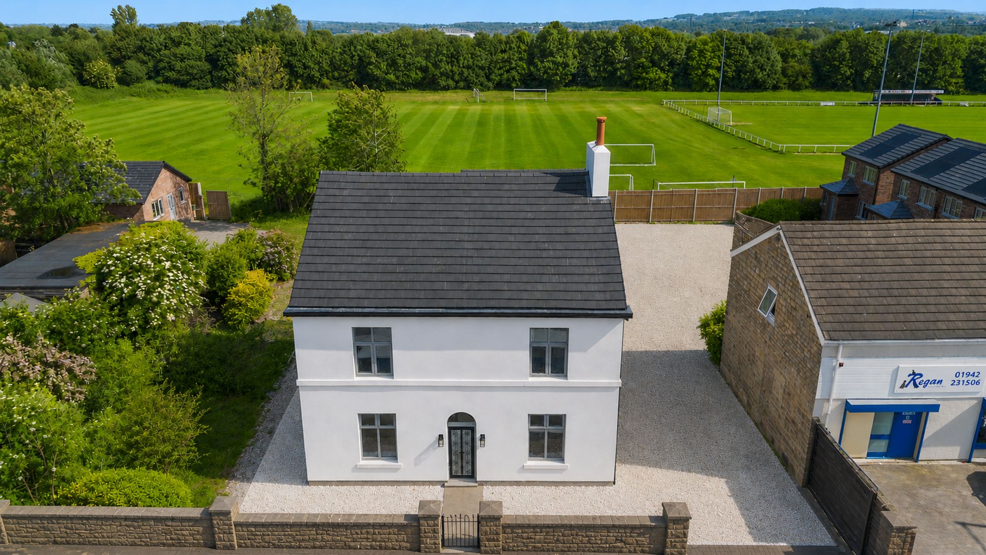 4 bedroom Detached house Under Offer