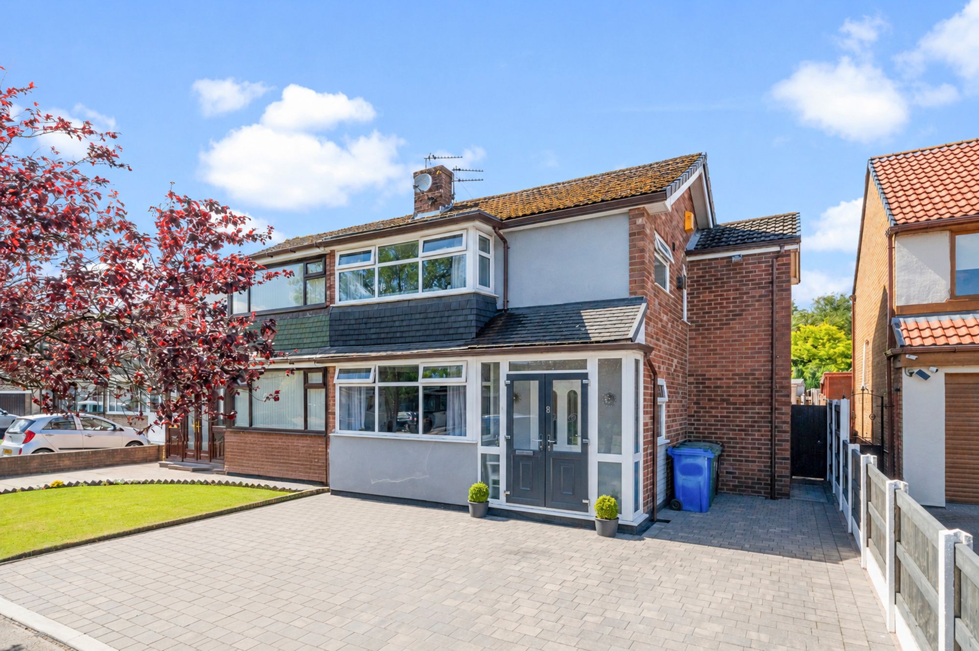 3 bedroom Semi-detached house For Sale