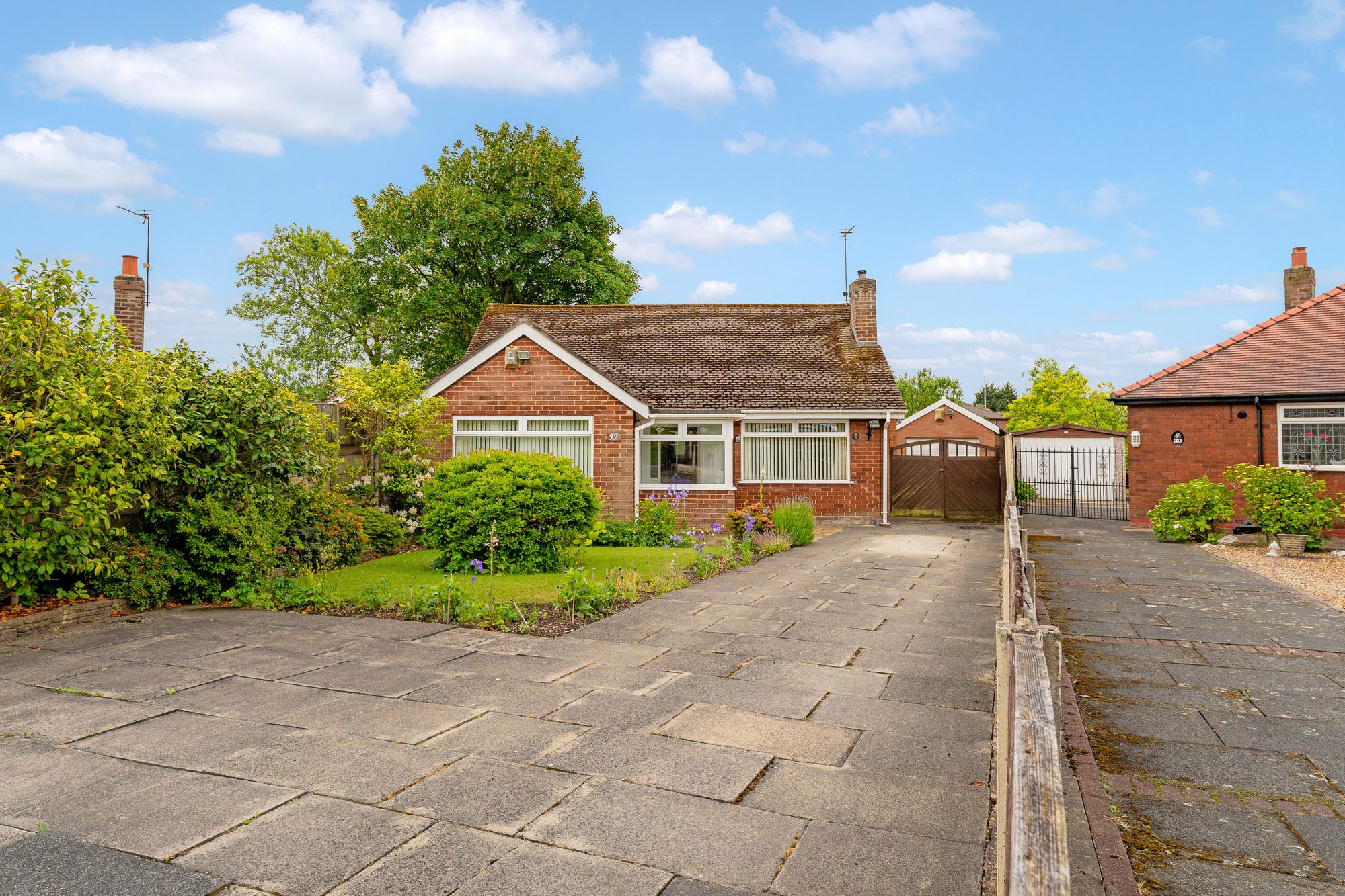 2 bedroom Detached bungalow Under Offer