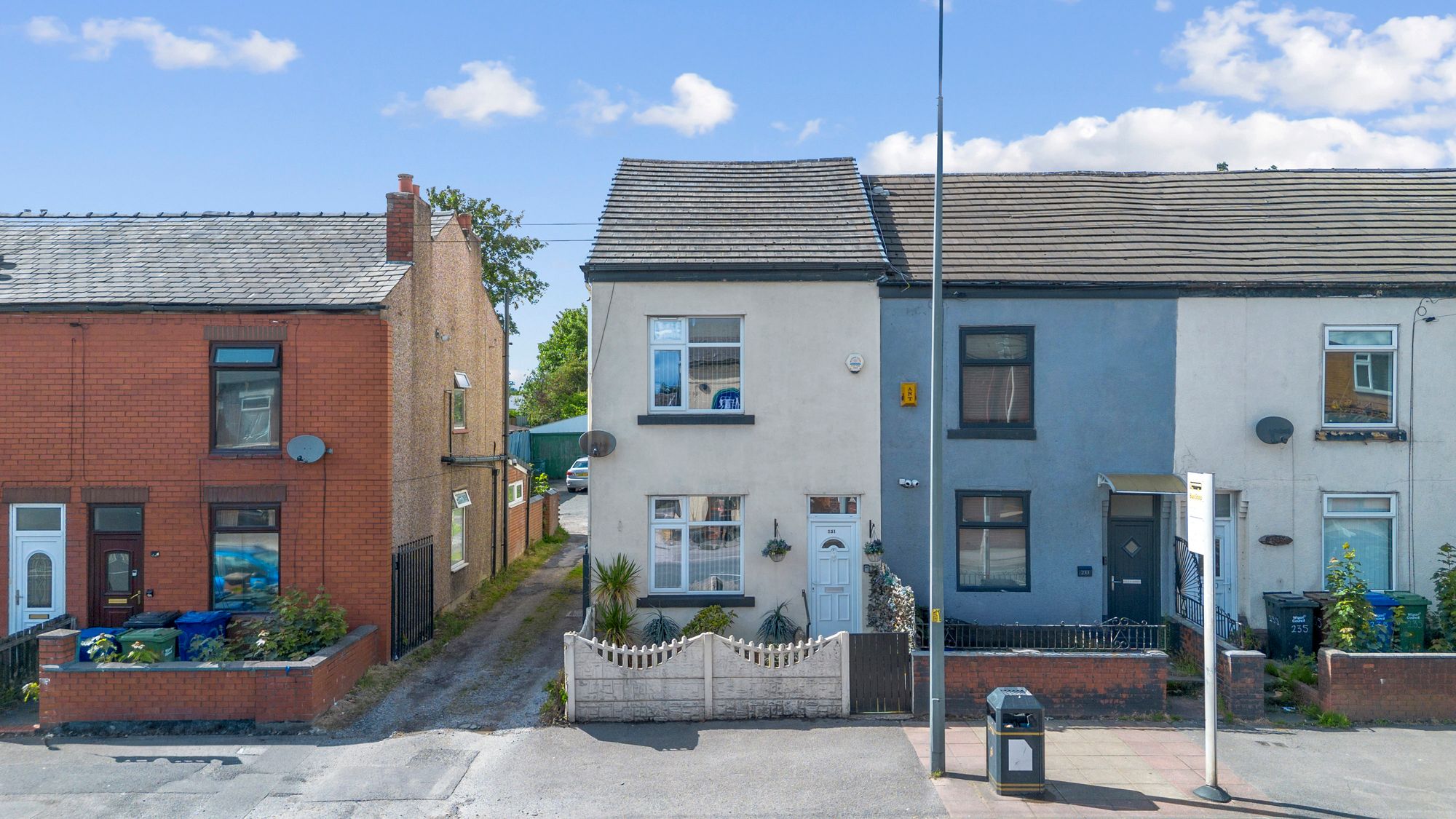 2 bedroom End of terrace house For Sale