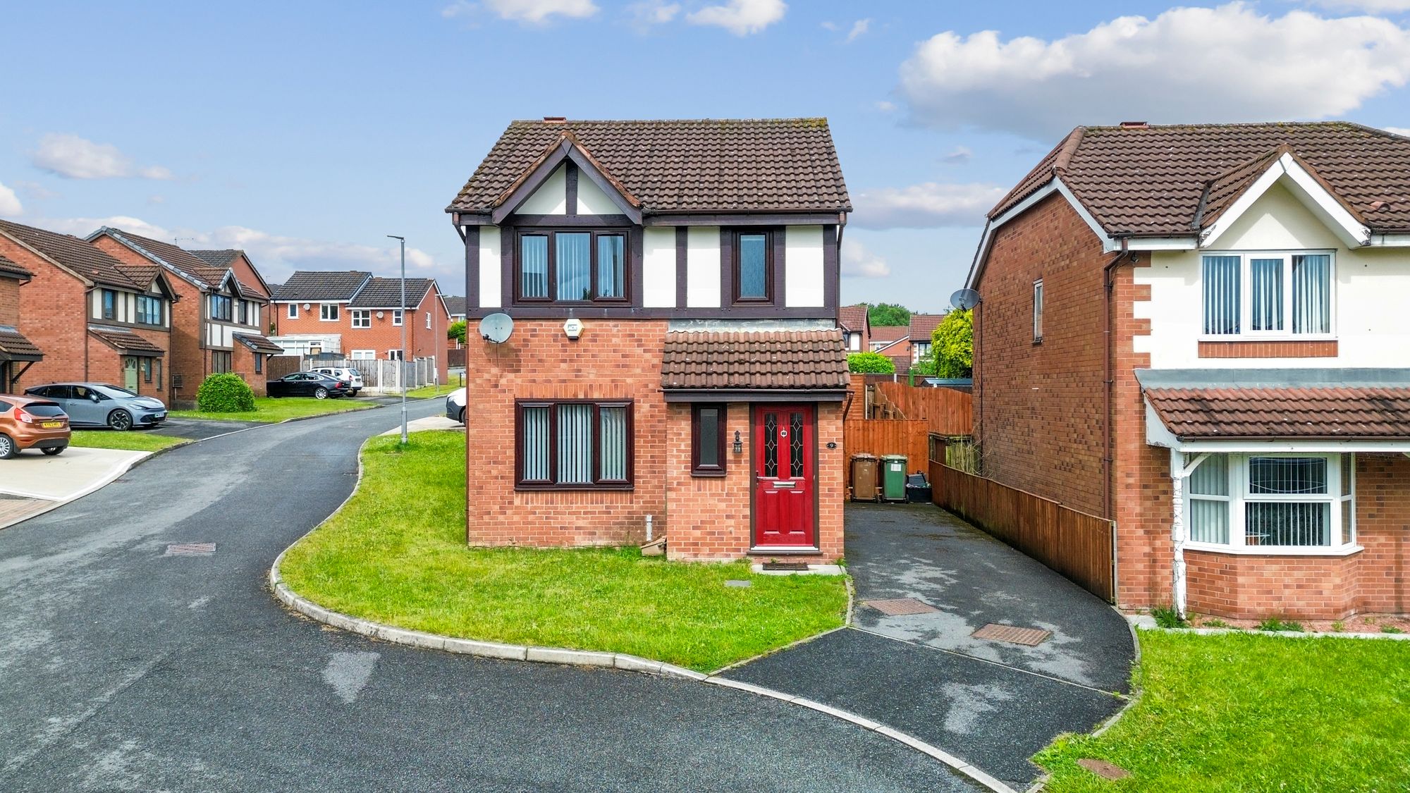 3 bedroom Detached house Under Offer