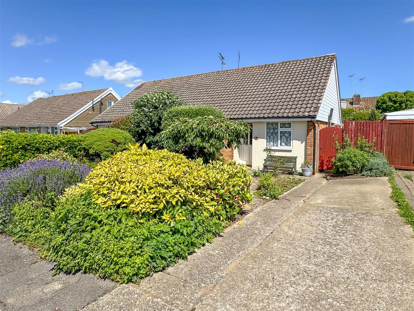 2 bedroom Detached bungalow For Sale