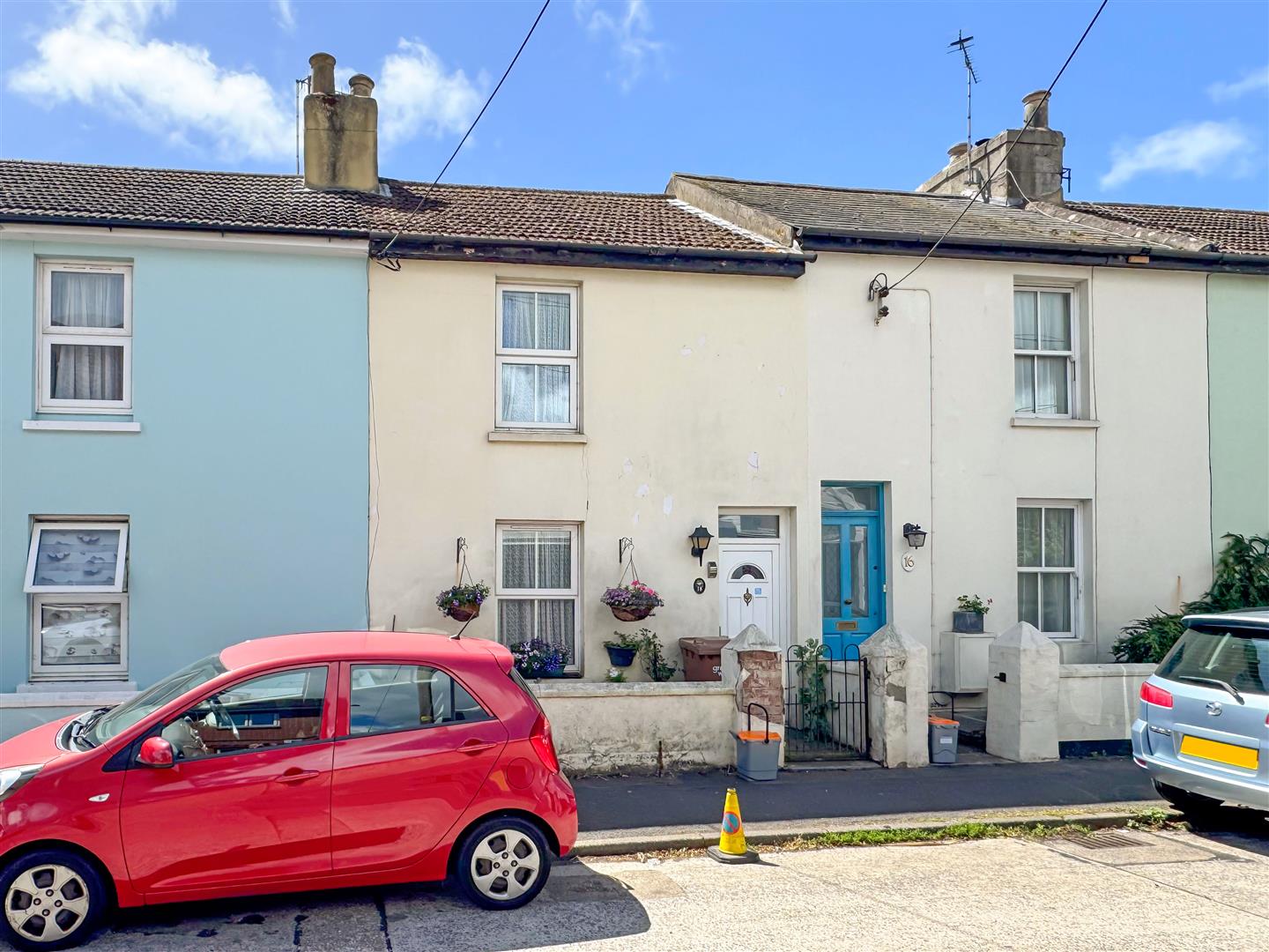 2 bedroom Cottage For Sale