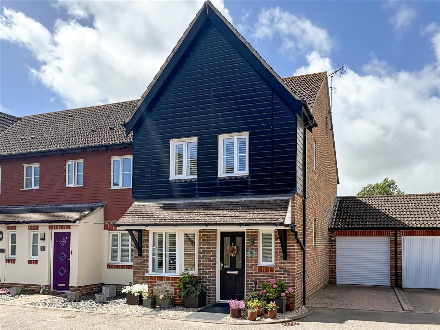 4 bedroom End of terrace house For Sale