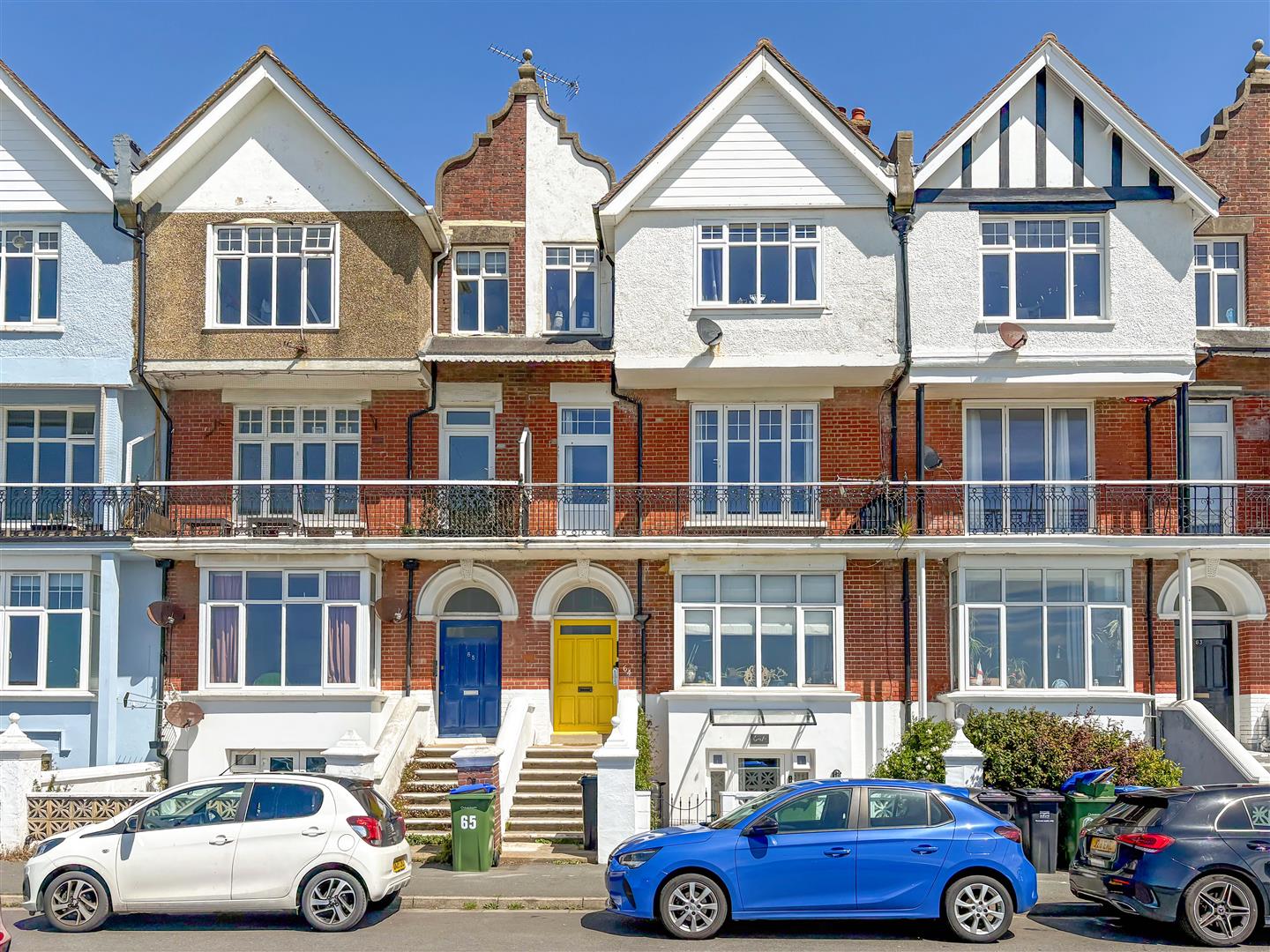 2 bedroom Apartment For Sale