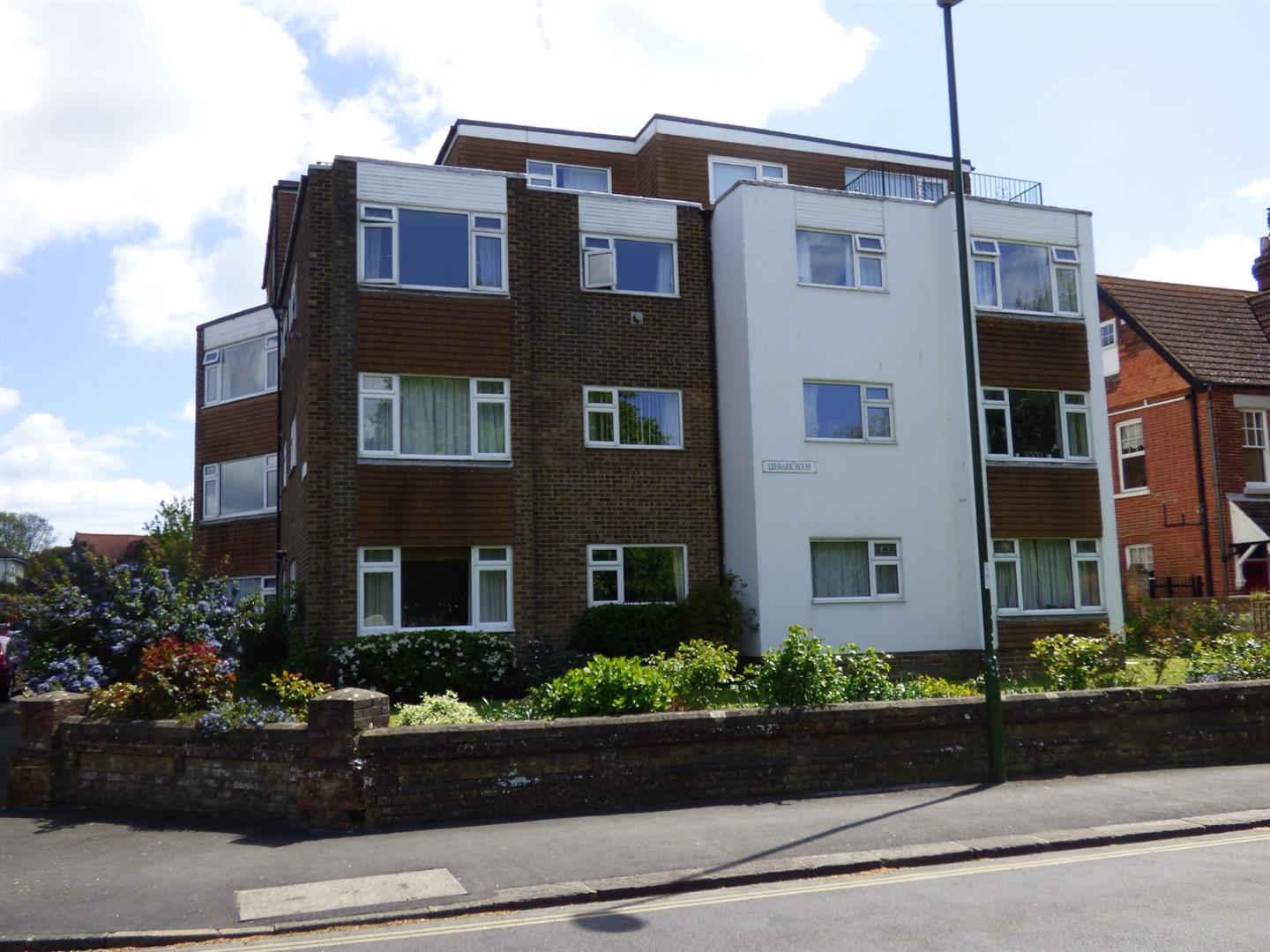 1 bedroom Flat To Let