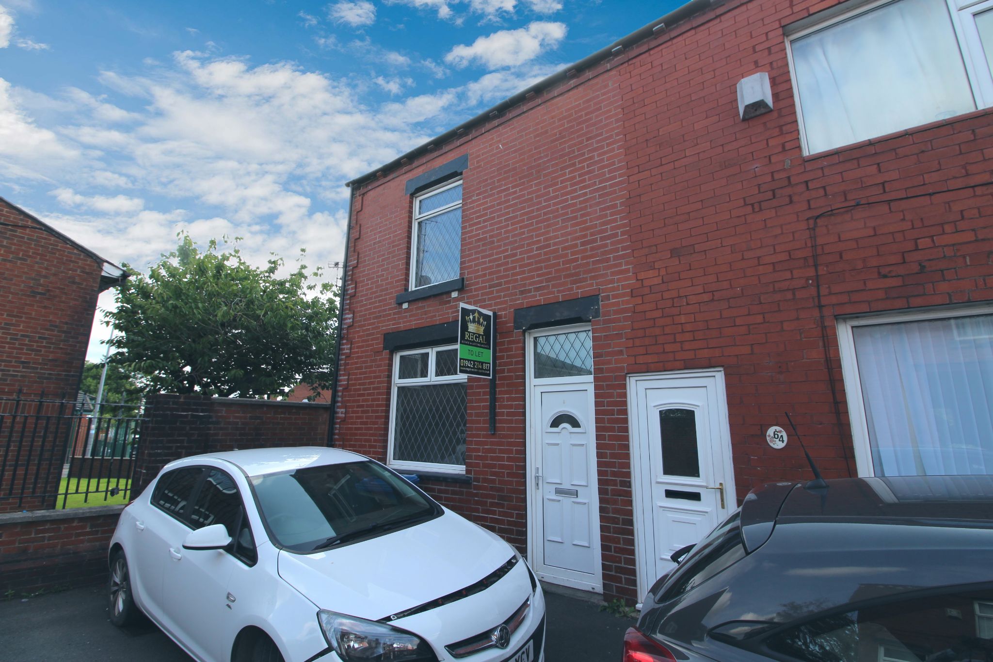2 bedroom End of terrace house Let
