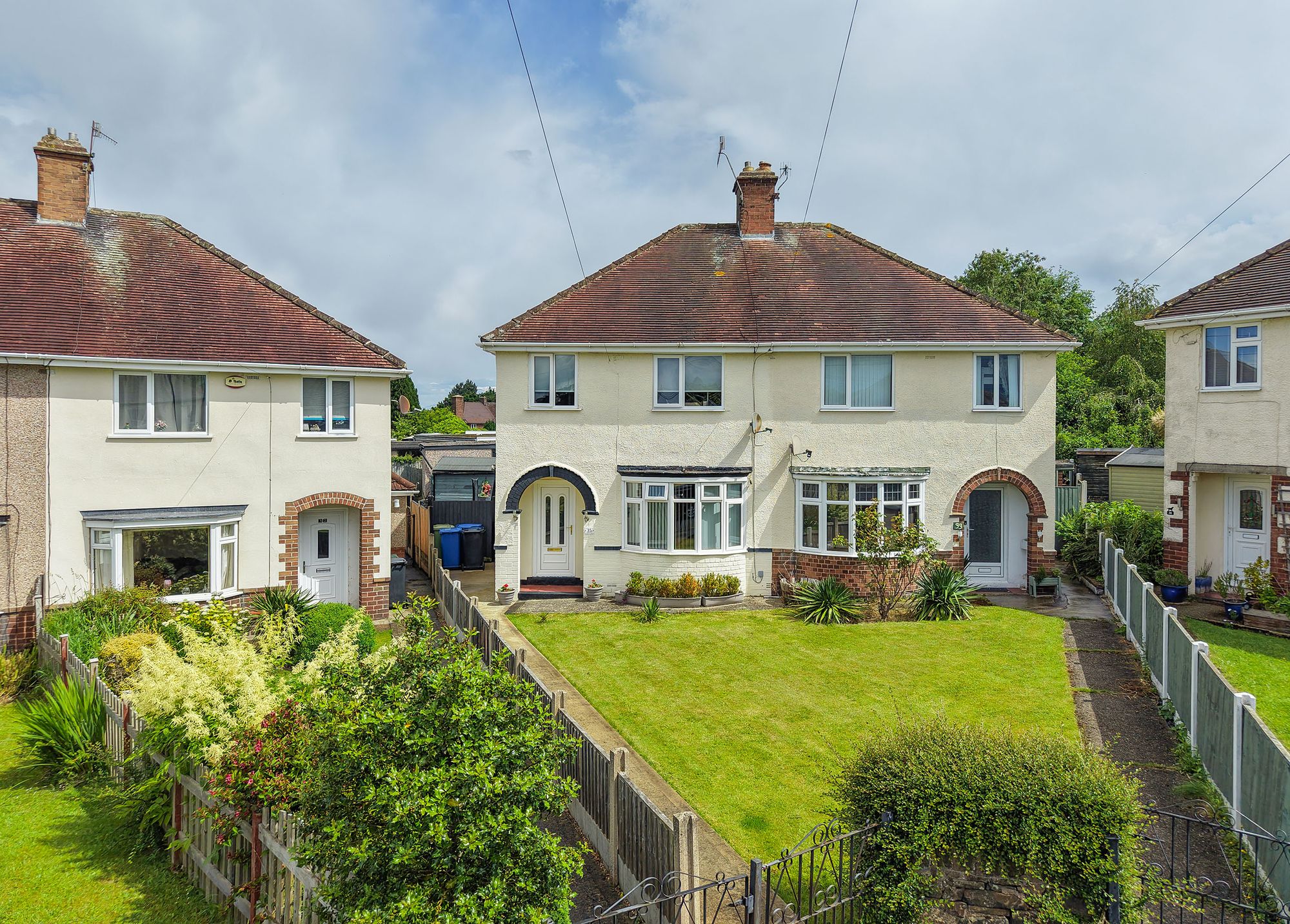 3 bedroom Semi-detached house For Sale