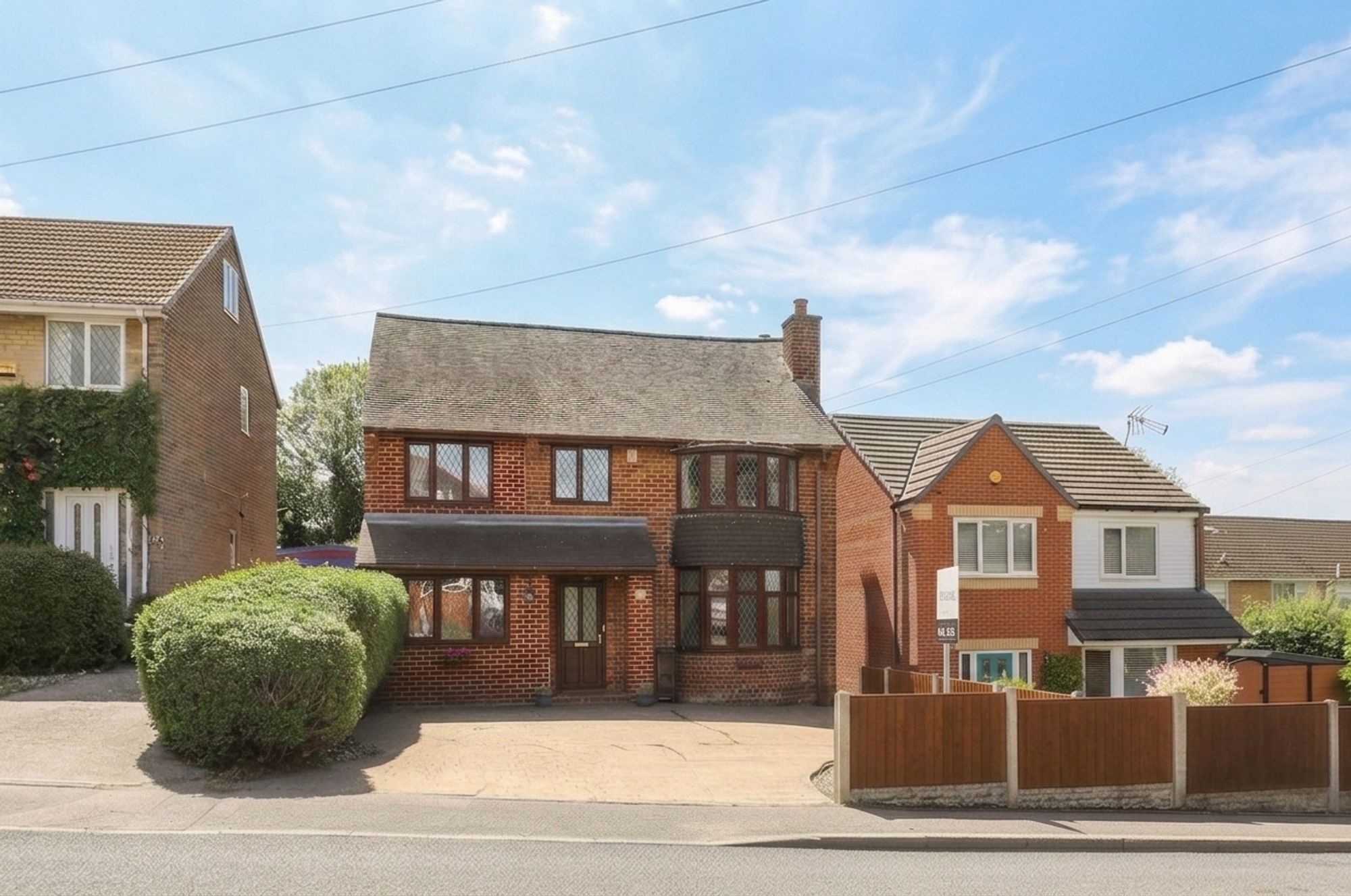 4 bedroom Detached house Under Offer