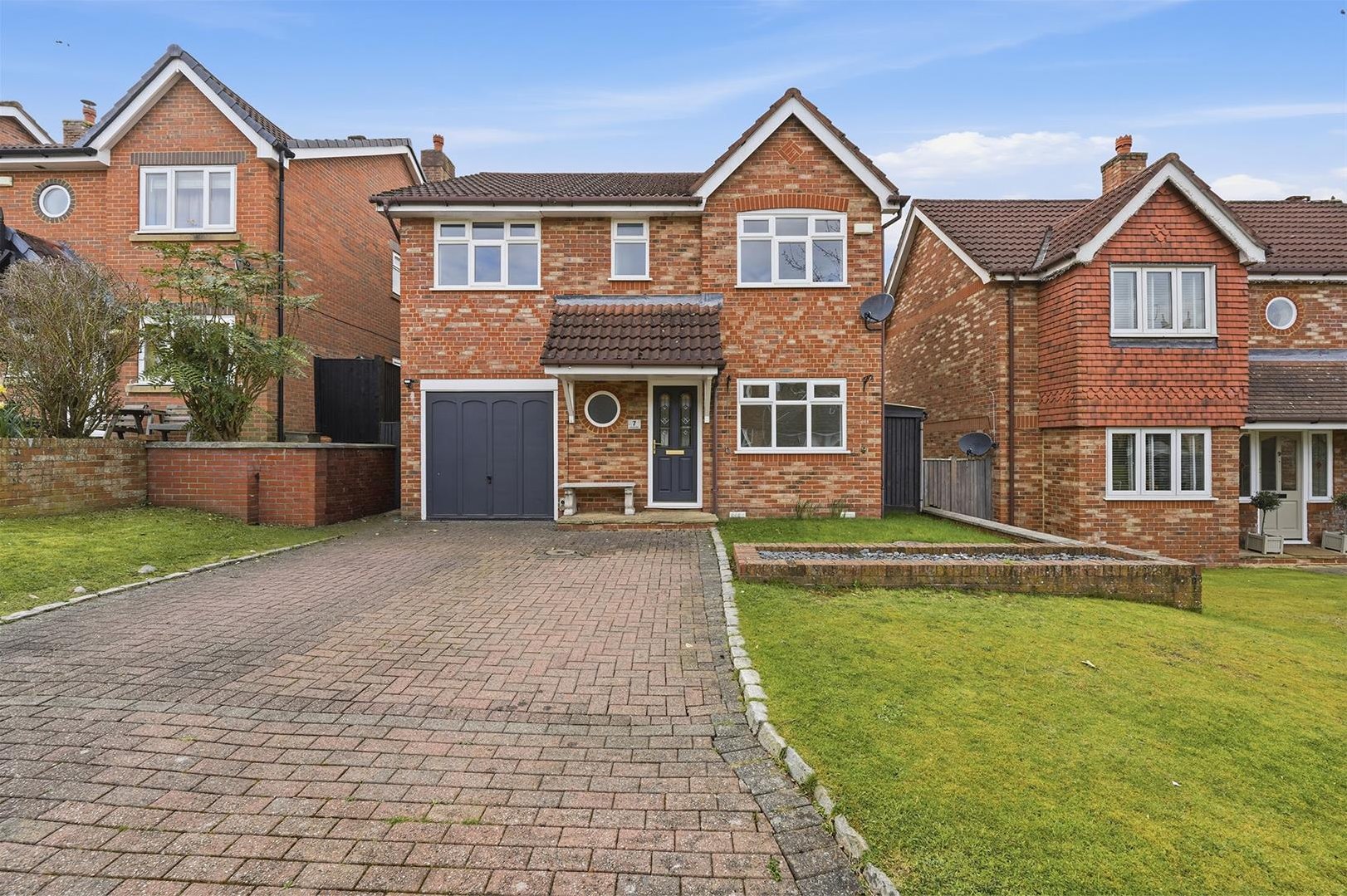 4 bedroom Detached house To Let