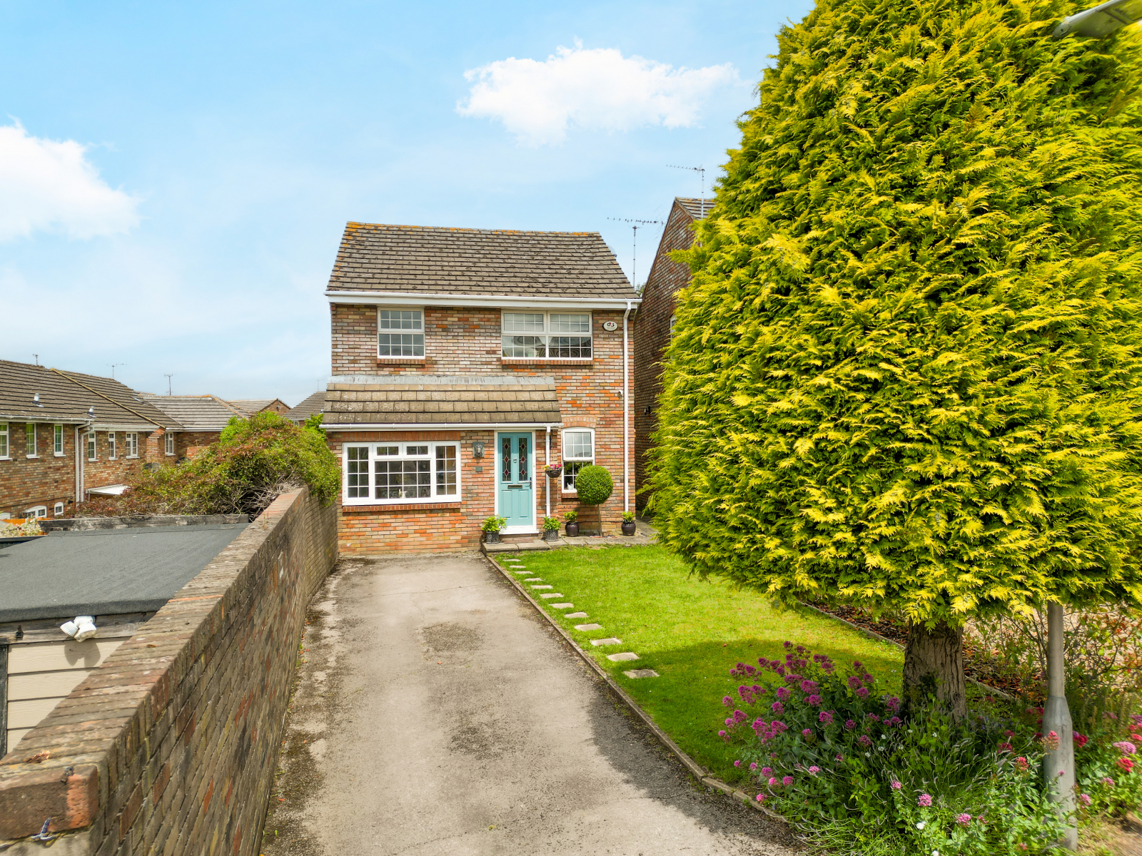 3 bedroom Detached house For Sale