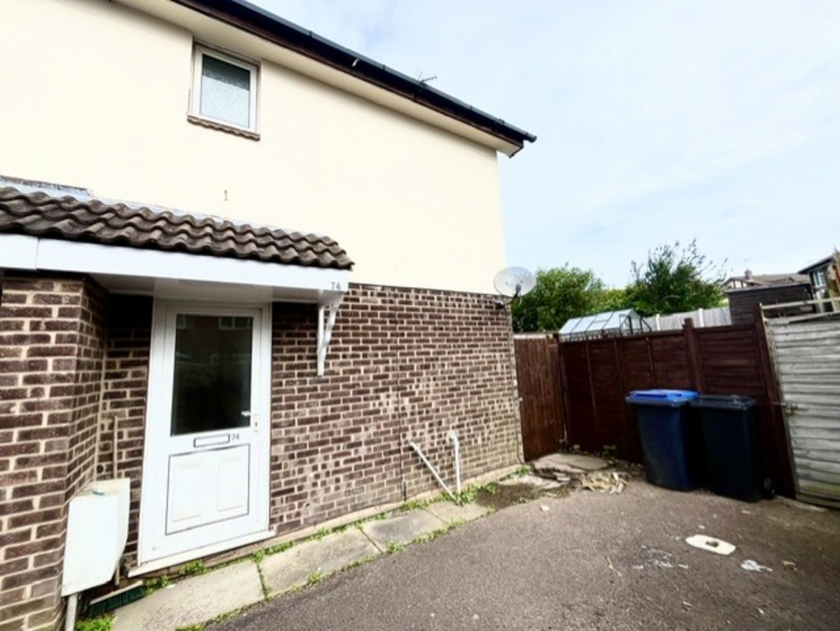 2 bedroom Terraced House To Let