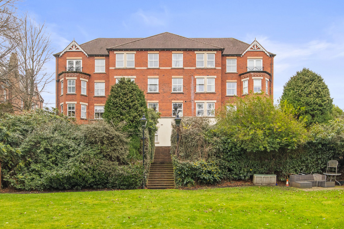 2 bedroom Apartment For Sale
