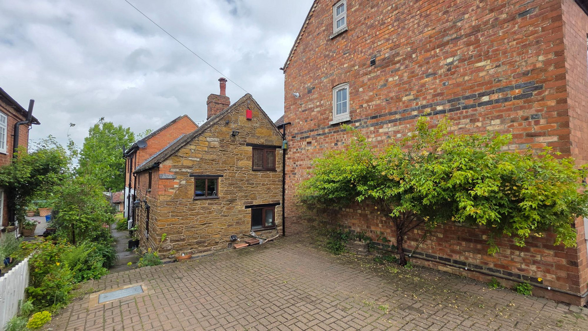 3 bedroom House (unspecified) For Sale