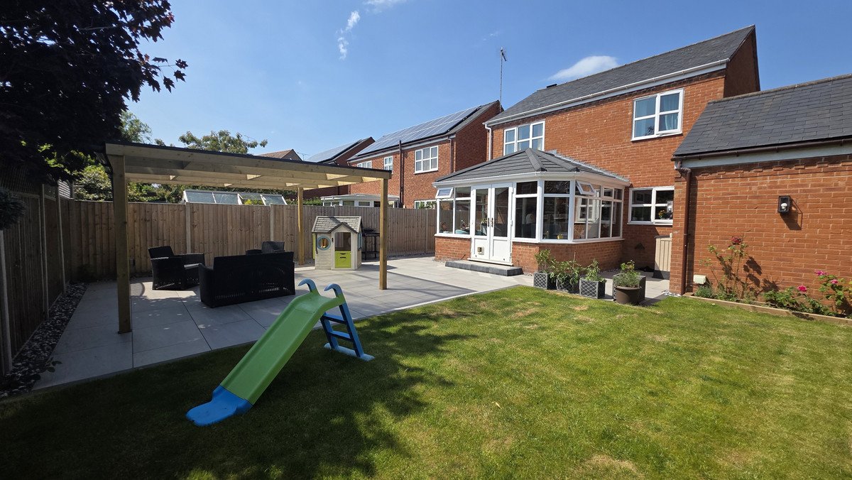 4 bedroom House (unspecified) For Sale