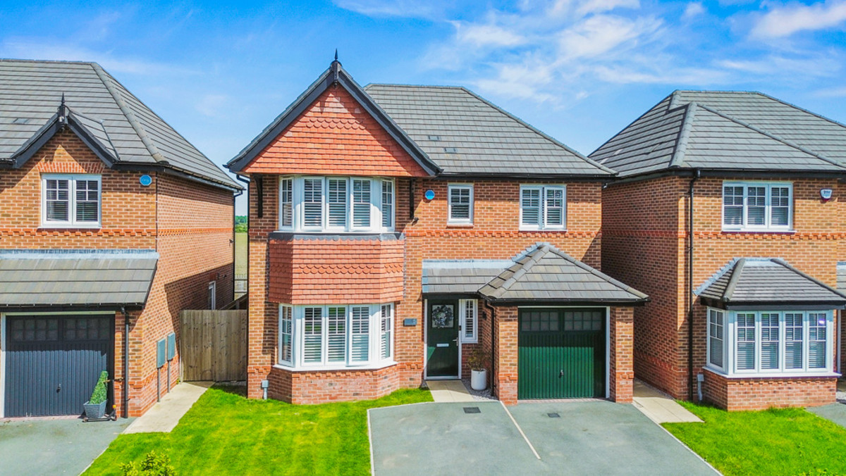 4 bedroom Detached house For Sale