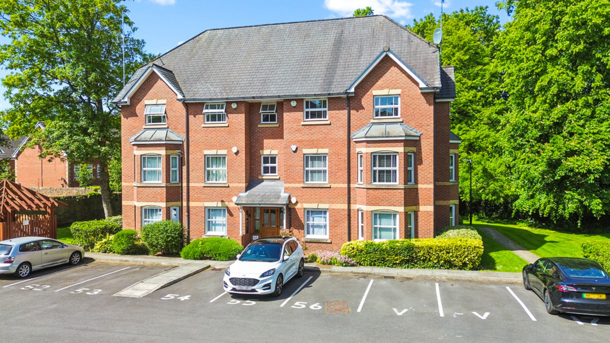 2 bedroom Apartment For Sale