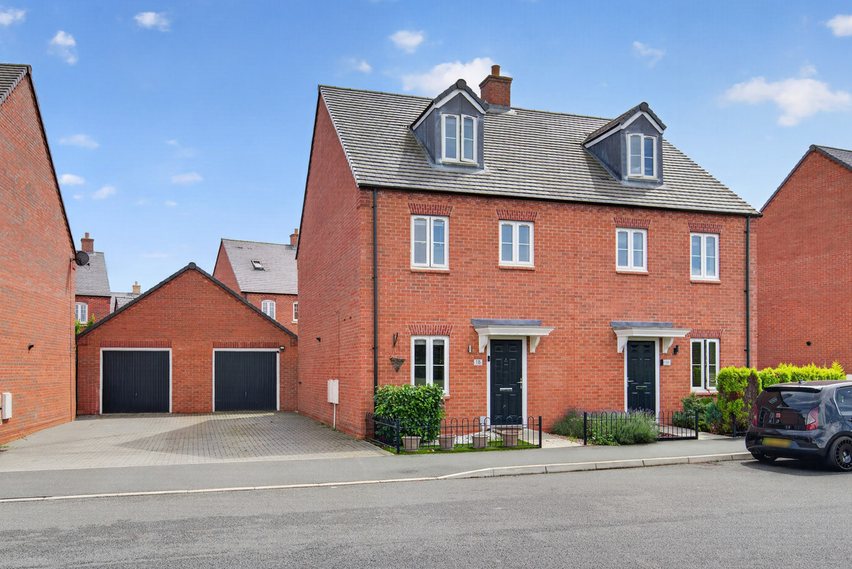 4 bedroom Detached house For Sale