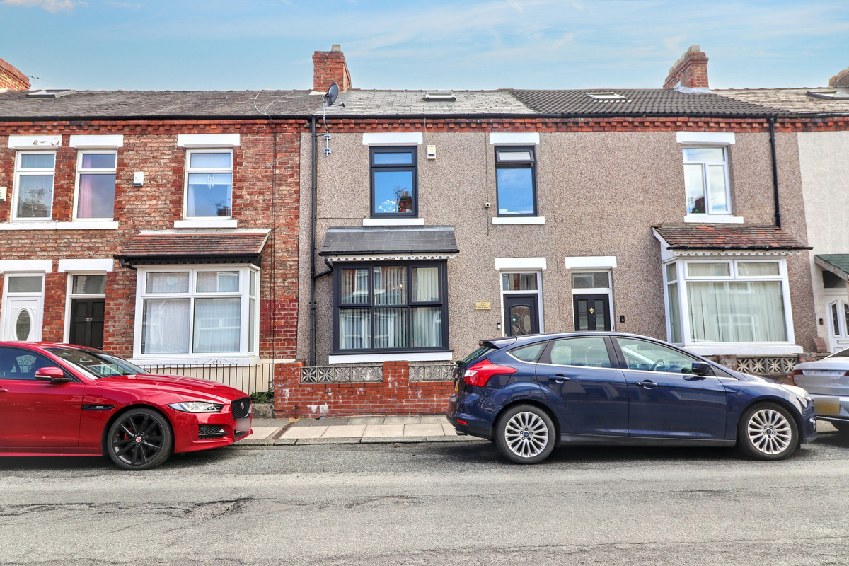 4 bedroom Terraced House For Sale