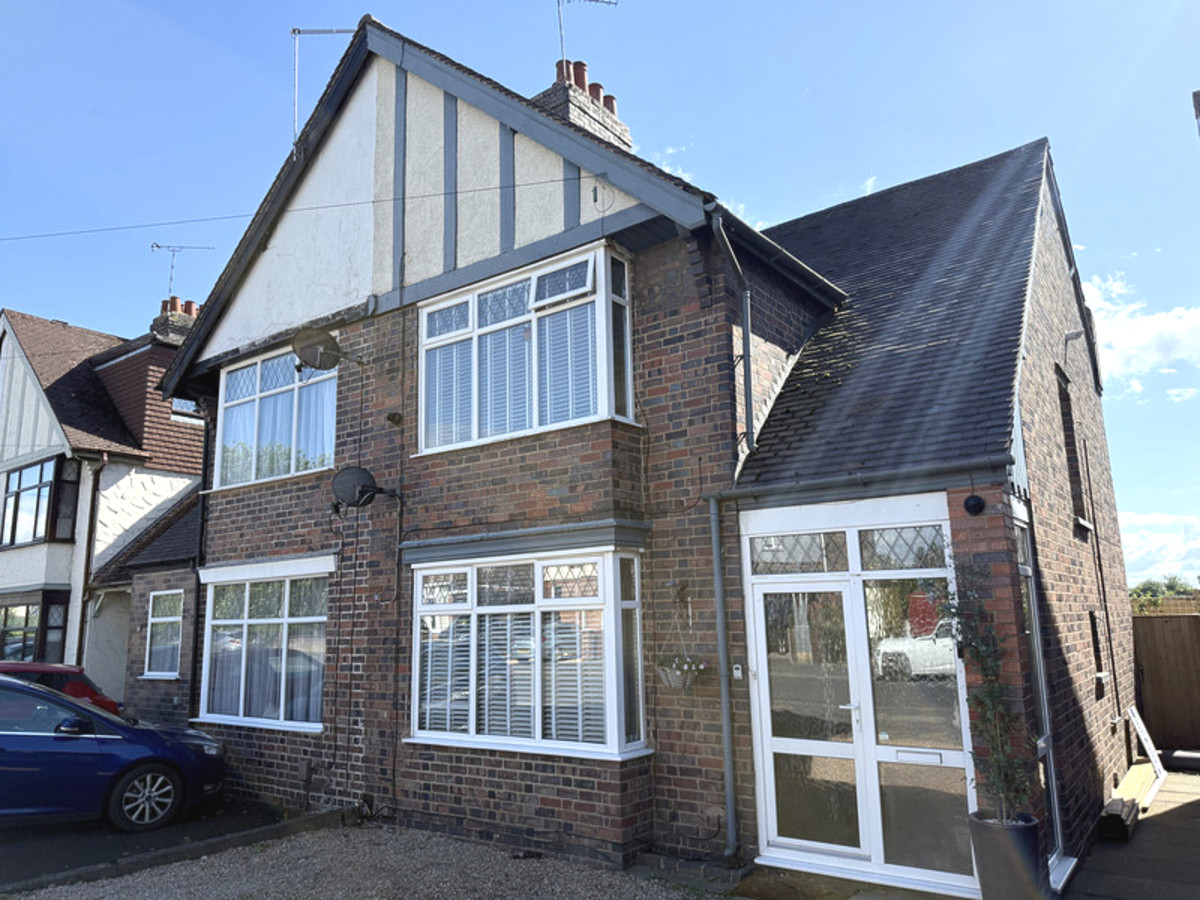2 bedroom House (unspecified) For Sale
