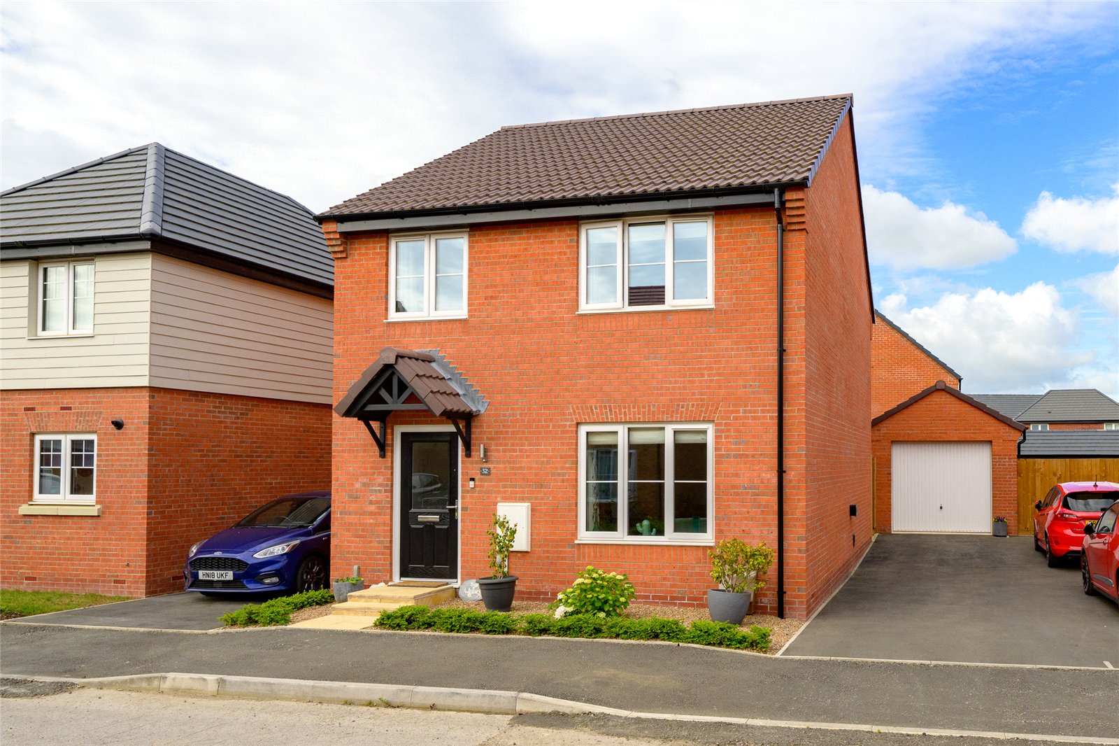 4 bedroom Detached house Under Offer