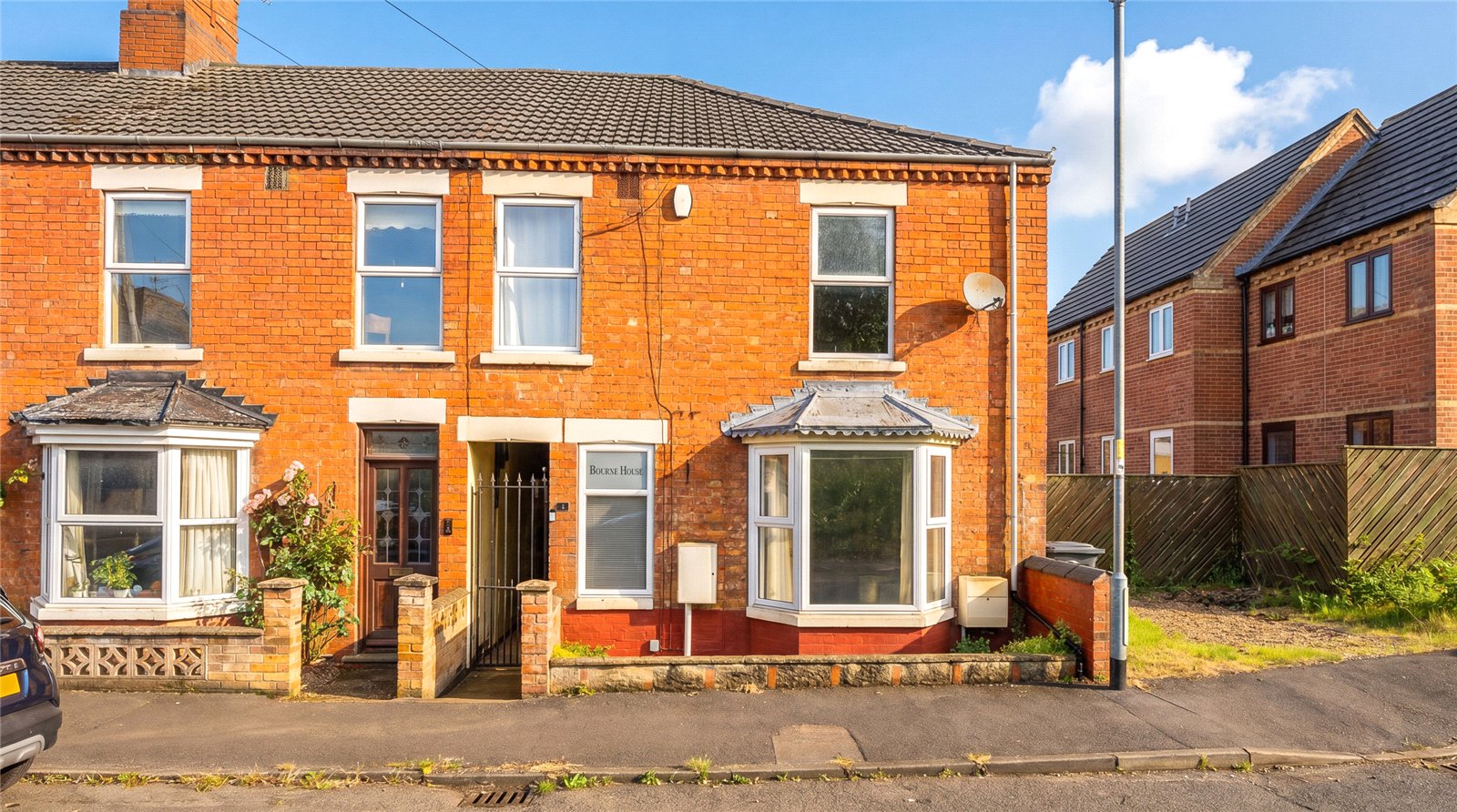 4 bedroom End of terrace house For Sale