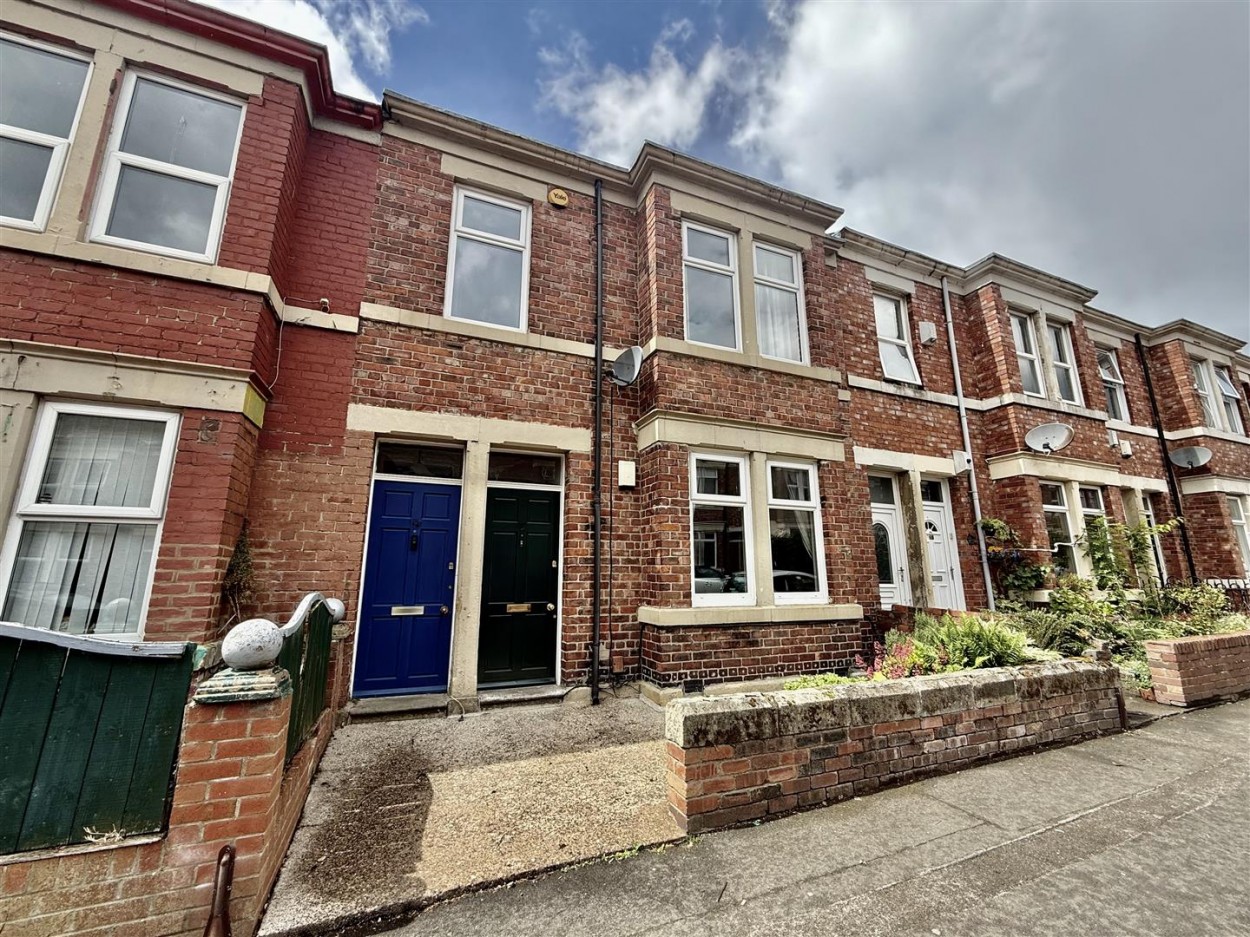 2 bedroom Flat Under Offer