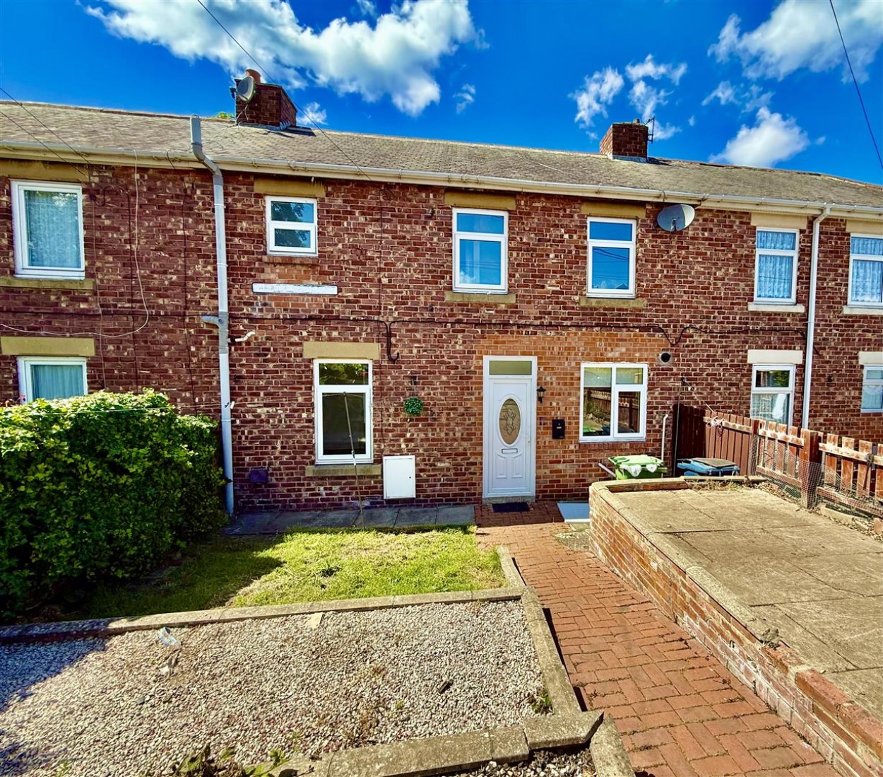 2 bedroom Terraced bungalow Under Offer