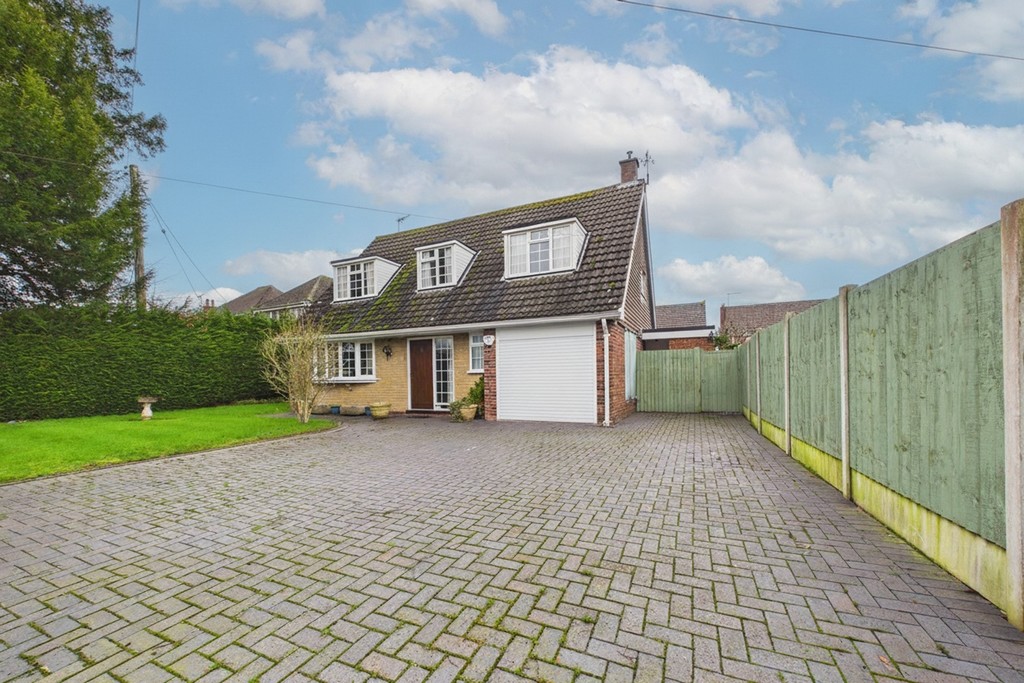 3 bedroom Detached house For Sale