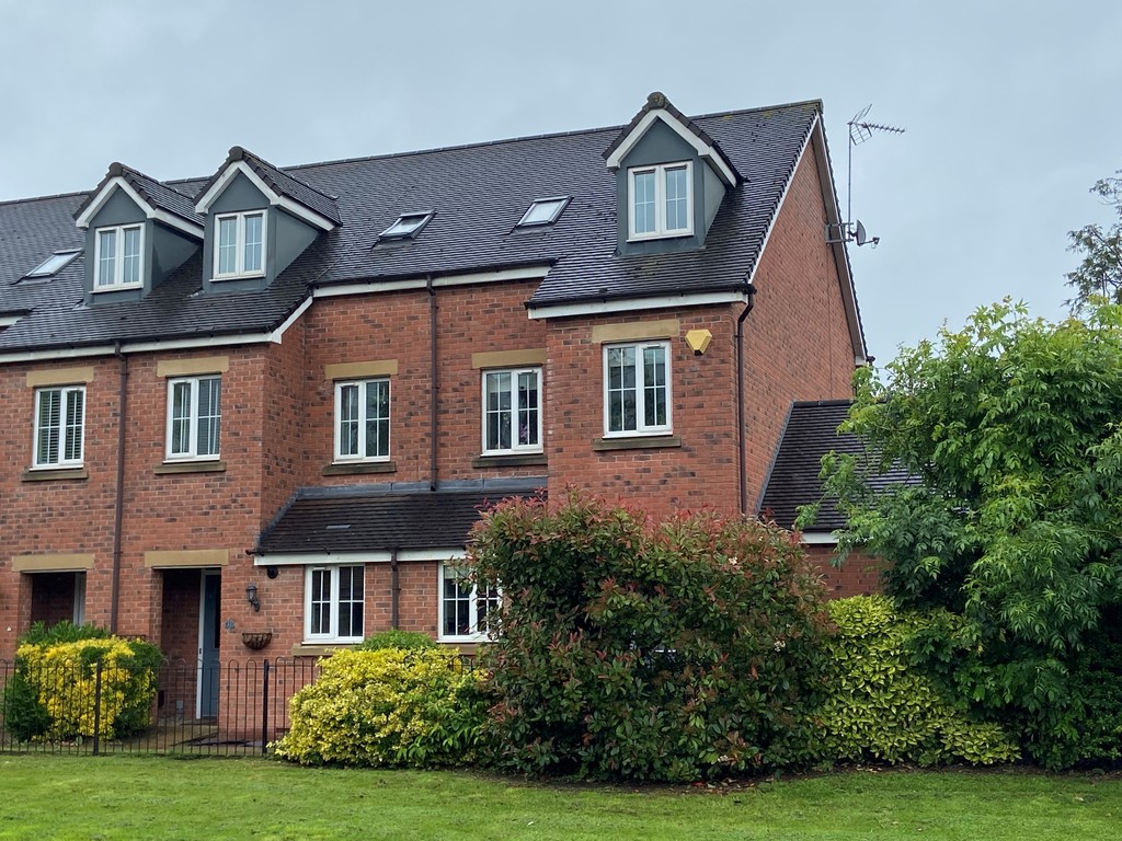 3 bedroom  For Sale