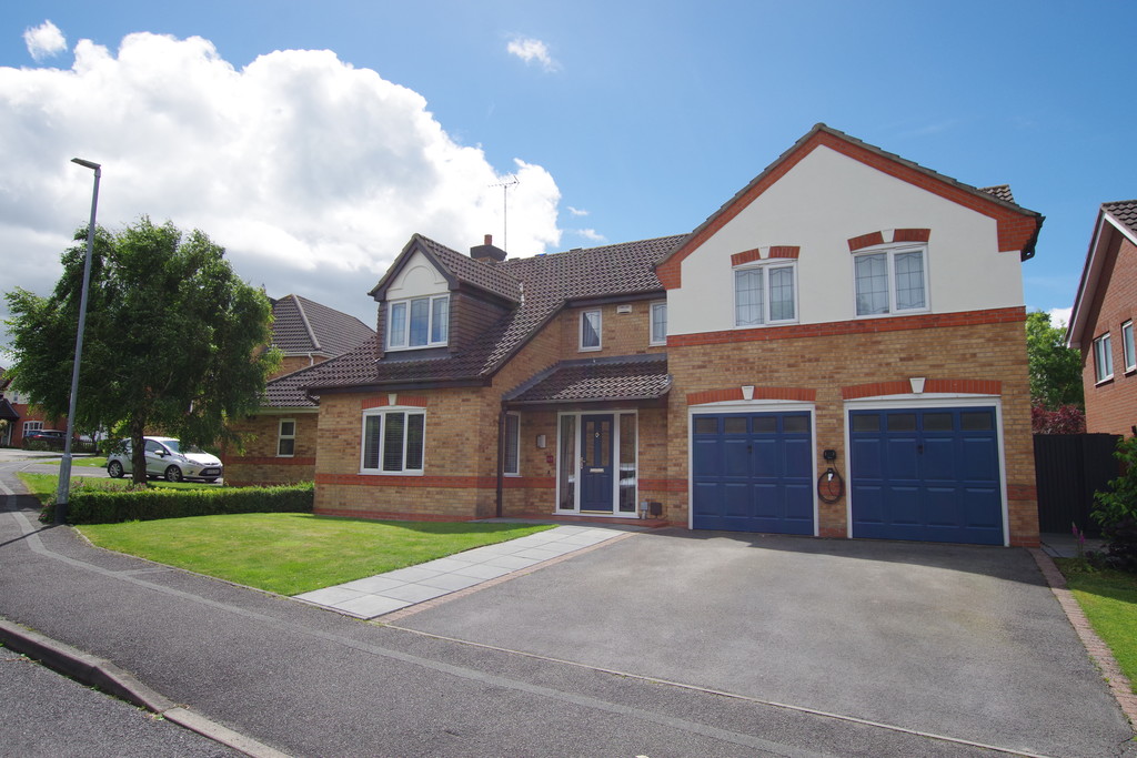 5 bedroom Detached house For Sale